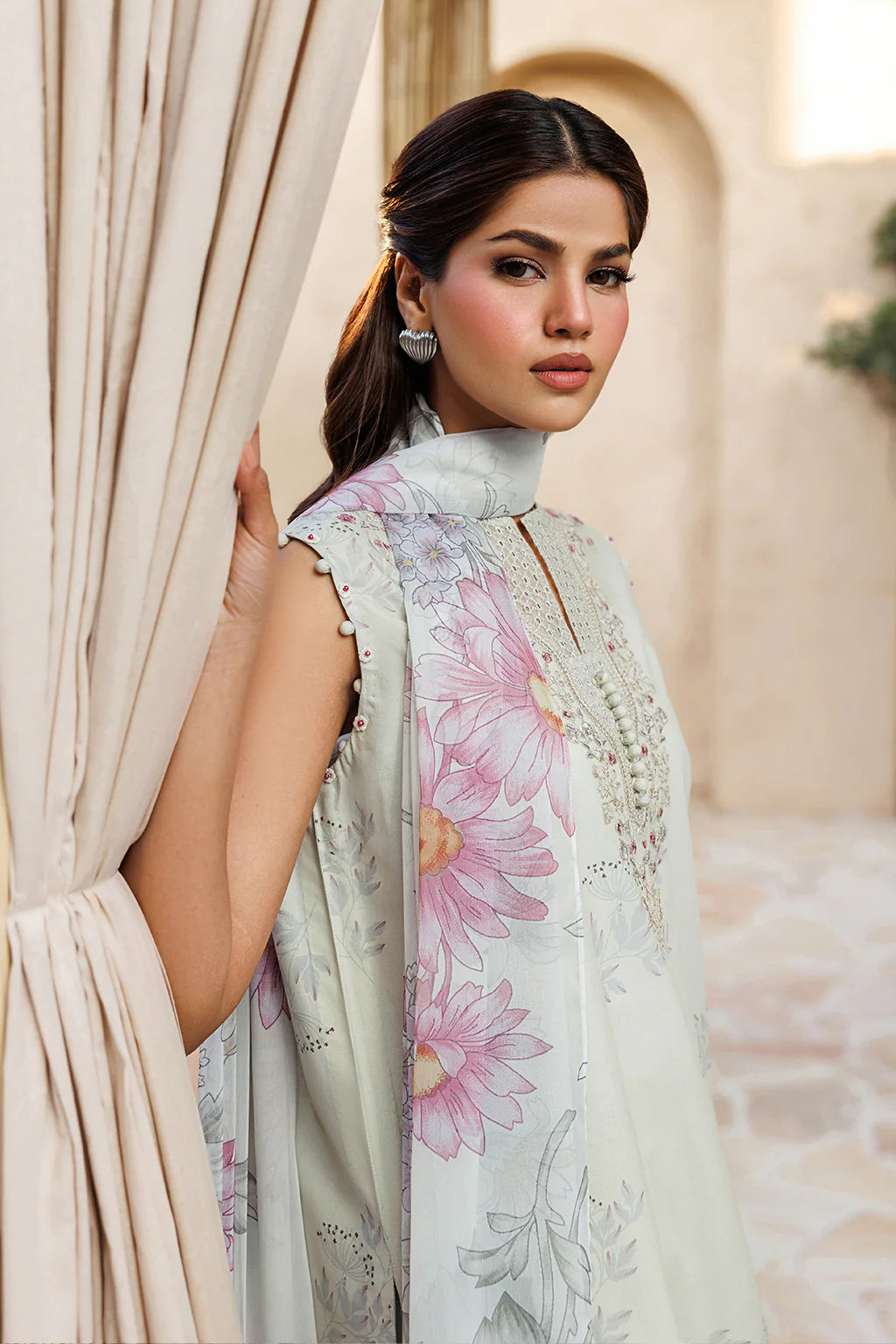 UE-676 PRINTED LAWN