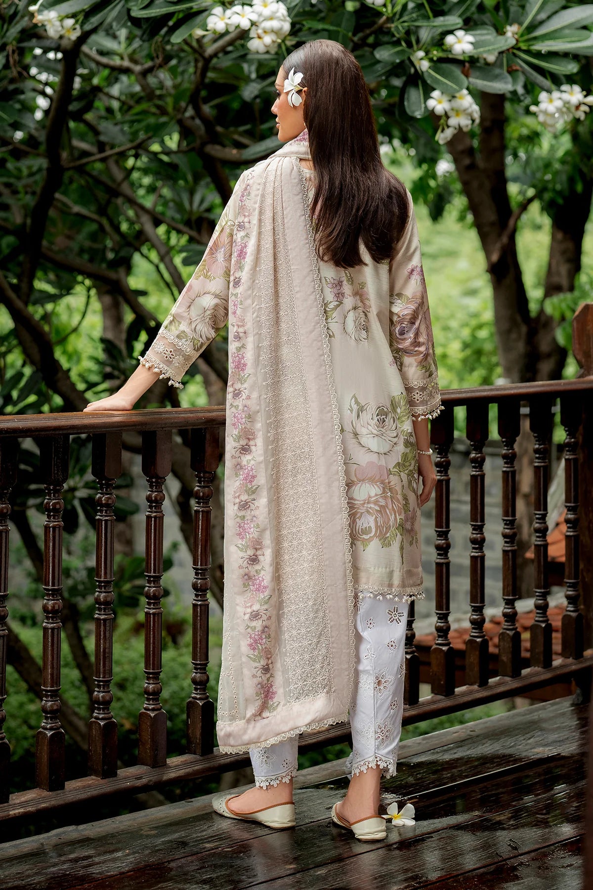 EMBROIDERED LAWN UF-4270