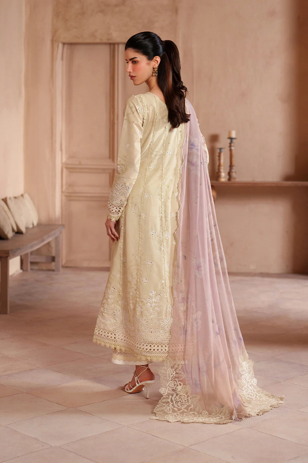 EL-10 EMBROIDERED LAWN