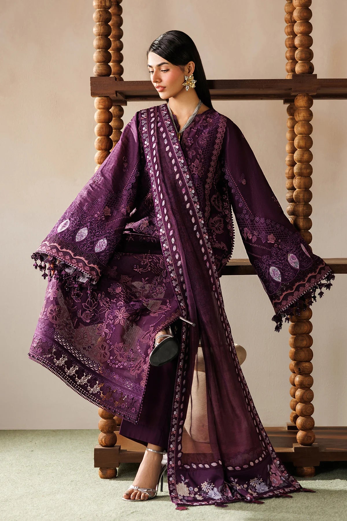 EMBROIDERED LAWN EL26-D02 UNSTITCHED