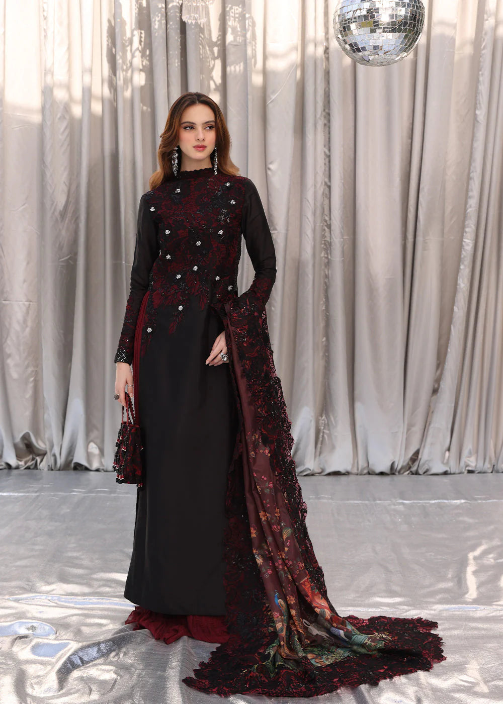 CRIMSON NOIR