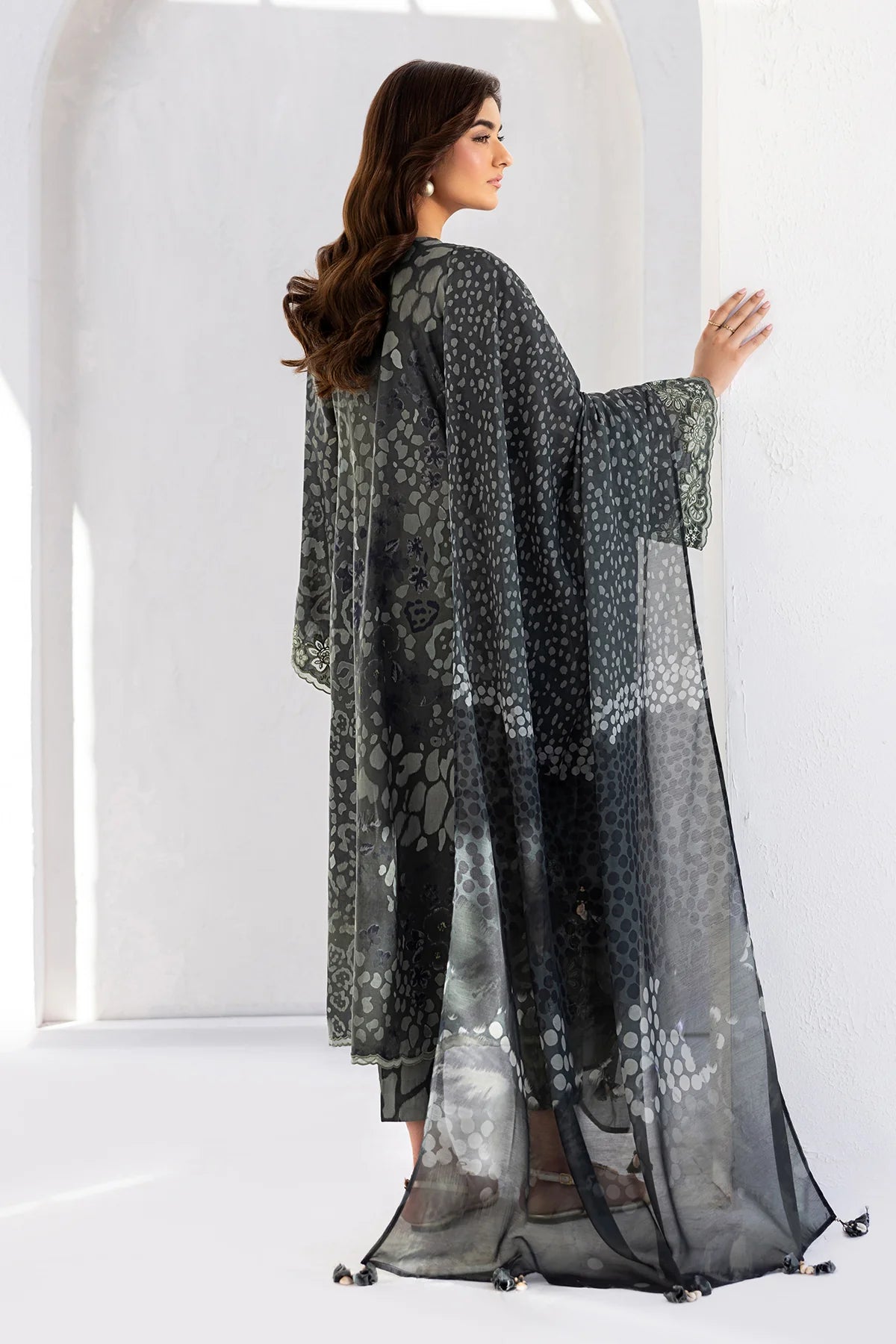 EMBROIDERED LAWN UF-4454