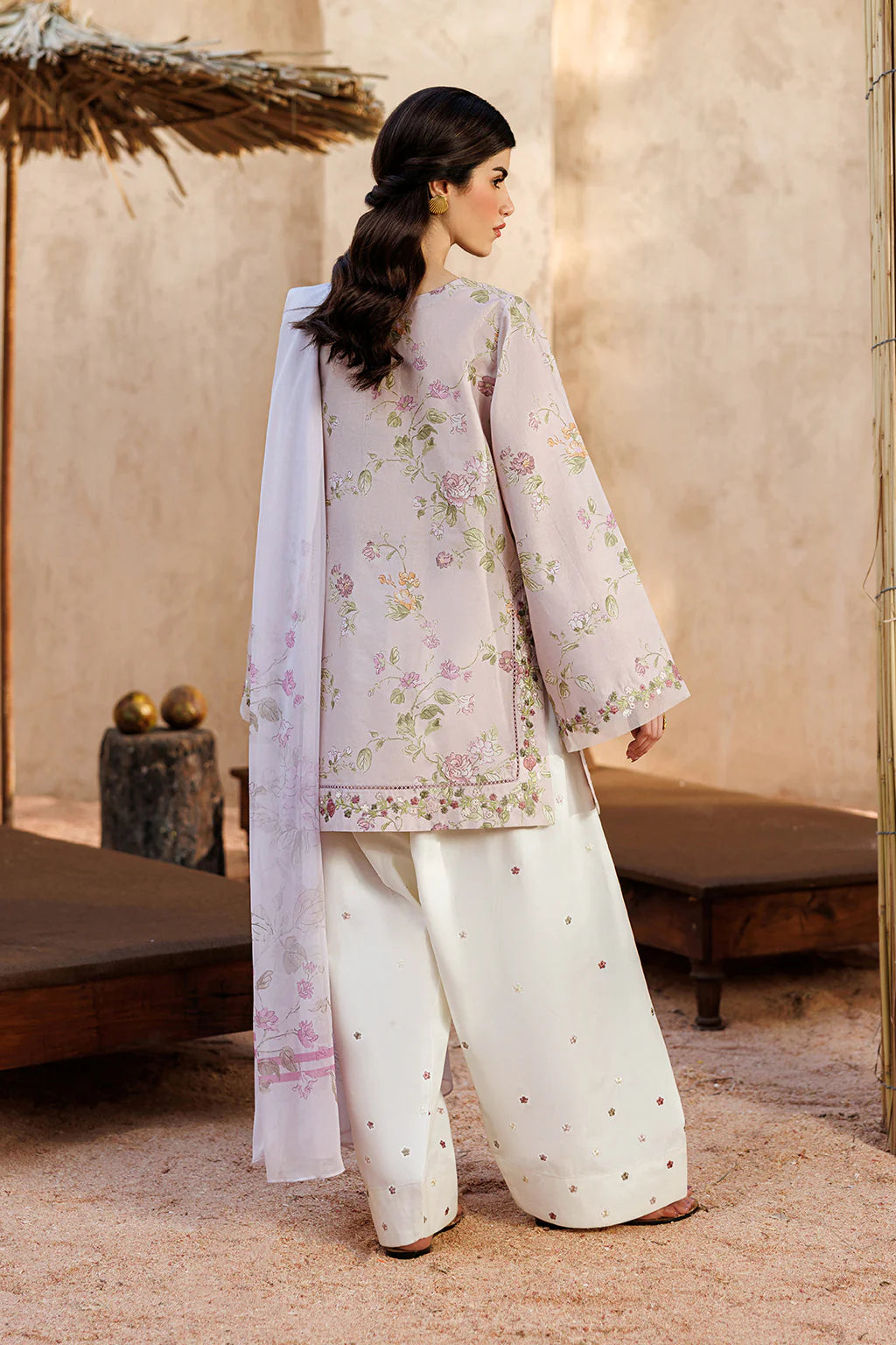 UE-661 PRINTED LAWN