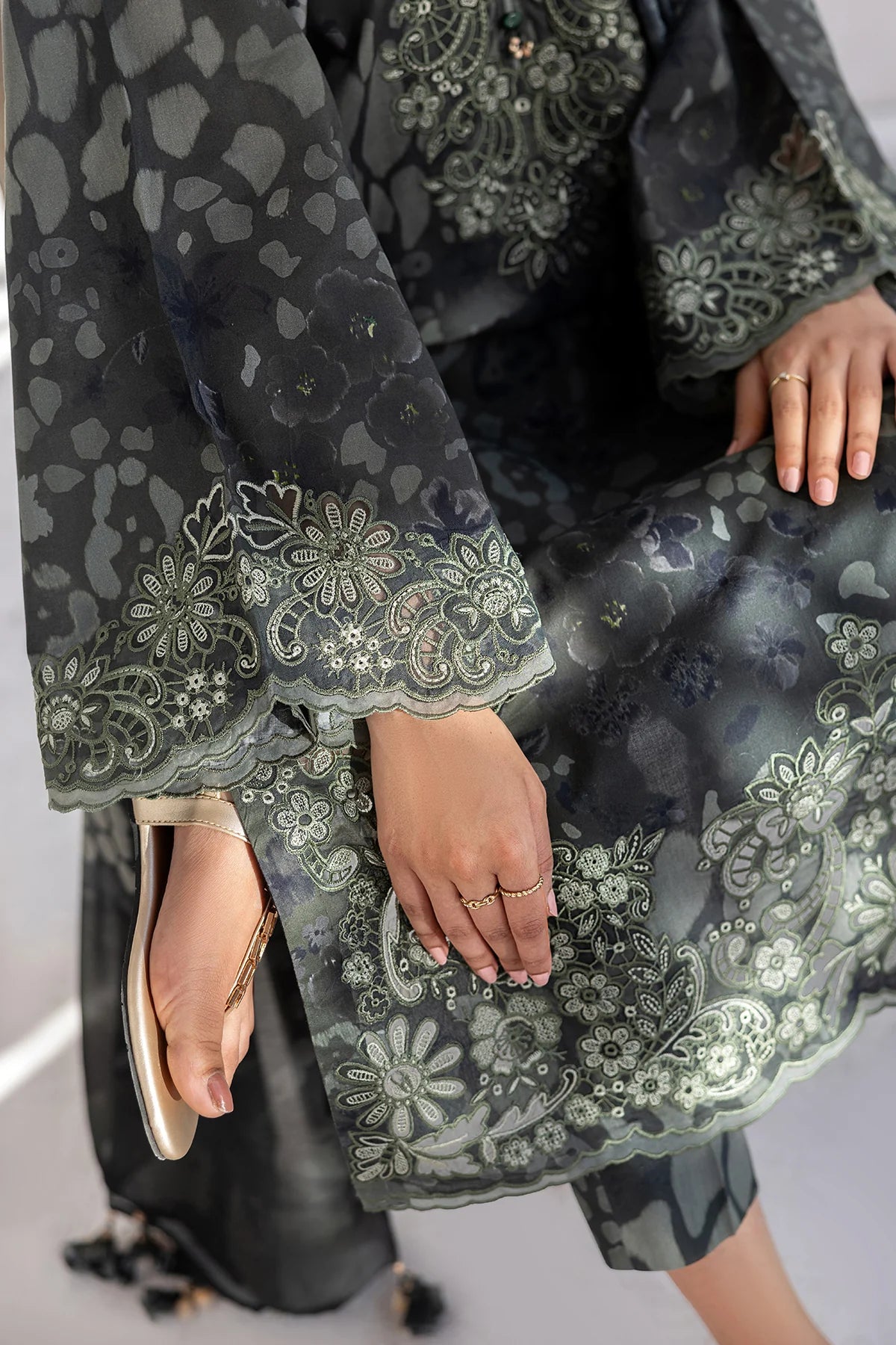 EMBROIDERED LAWN UF-4454