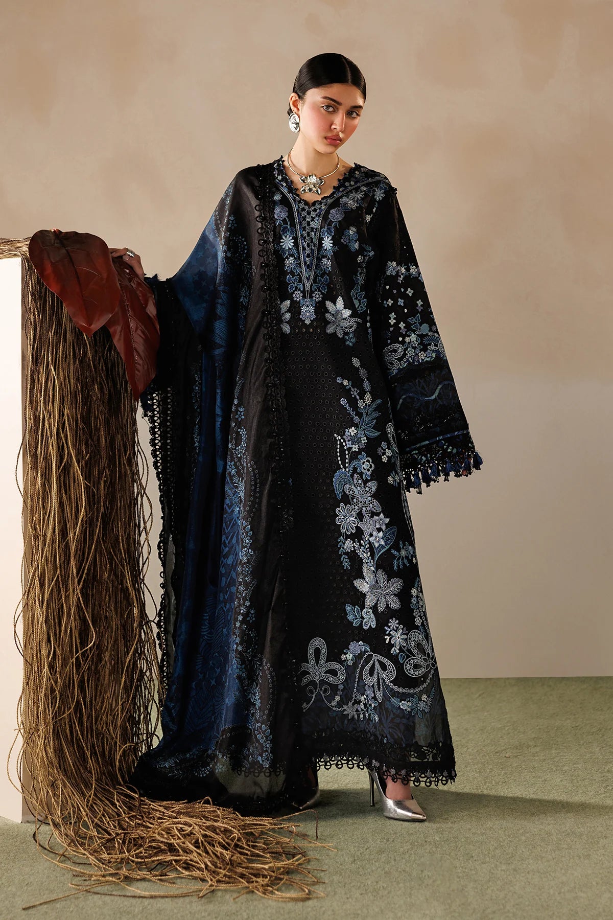 EMBROIDERED LAWN EL26-D08 UNSTITCHED