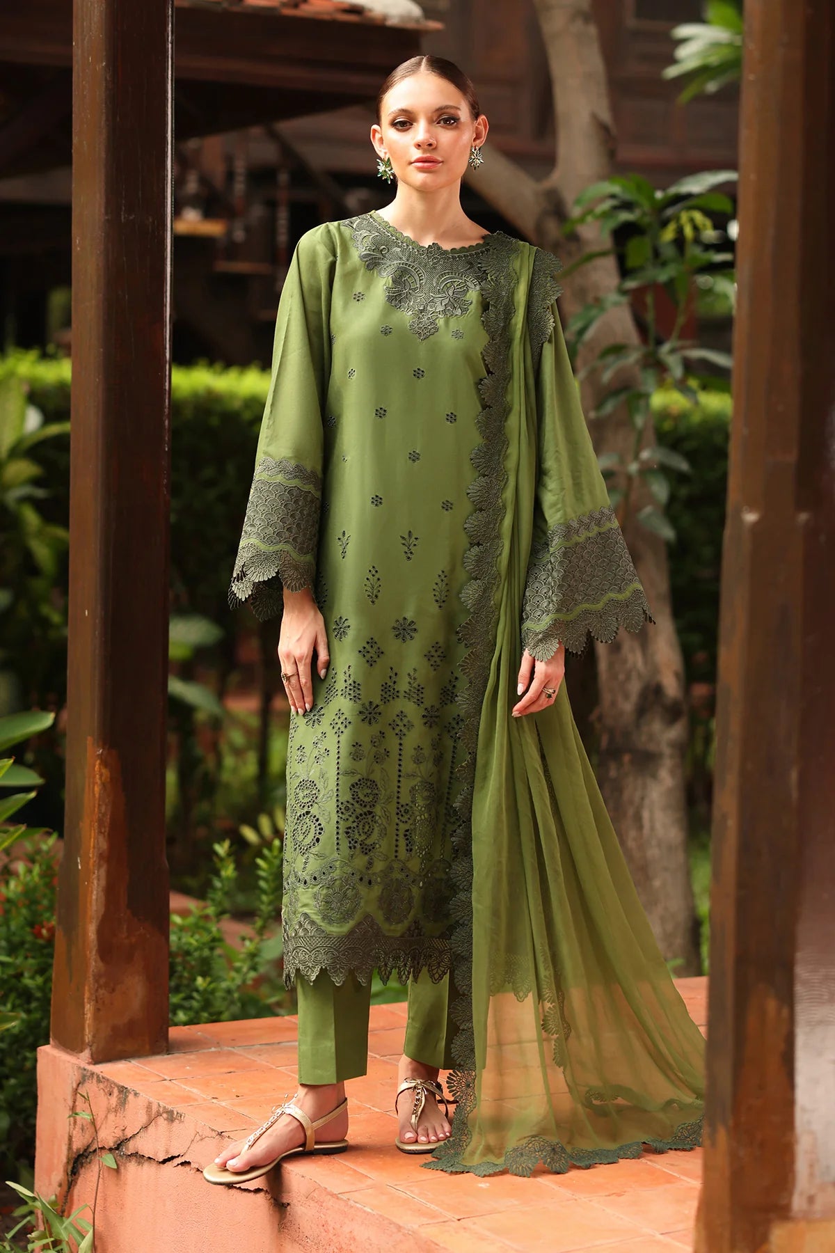 EMBROIDERED LAWN UF-4258