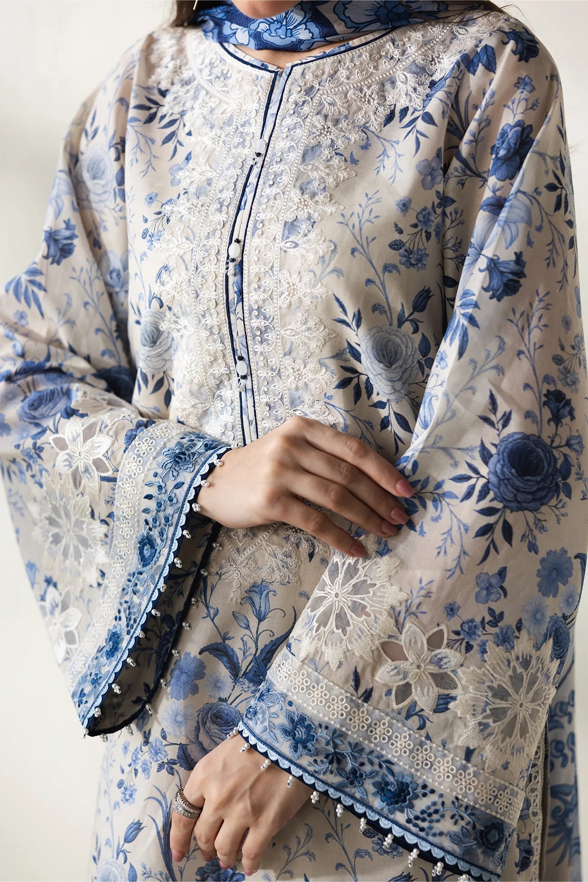 EMBROIDERED LAWN UF-4429