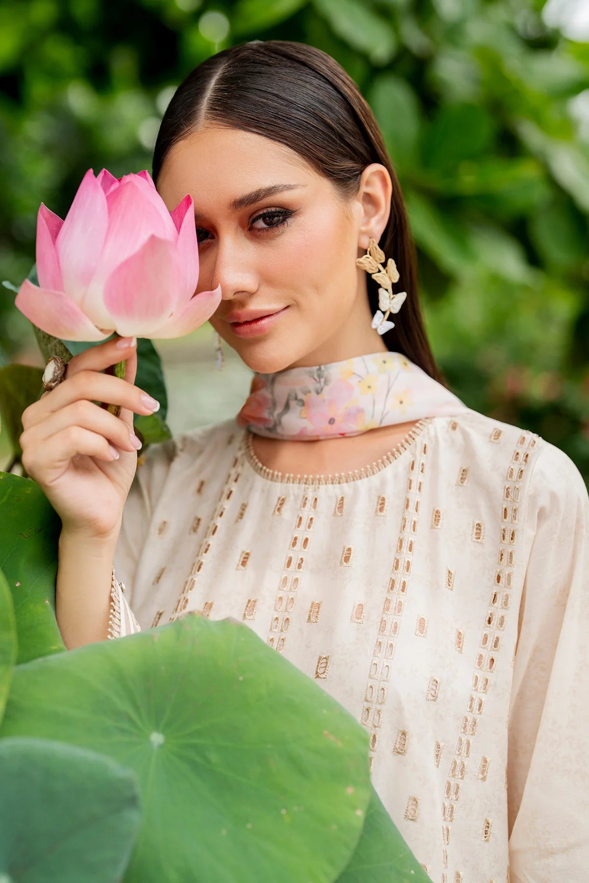 EMBROIDERED LAWN UF-4274