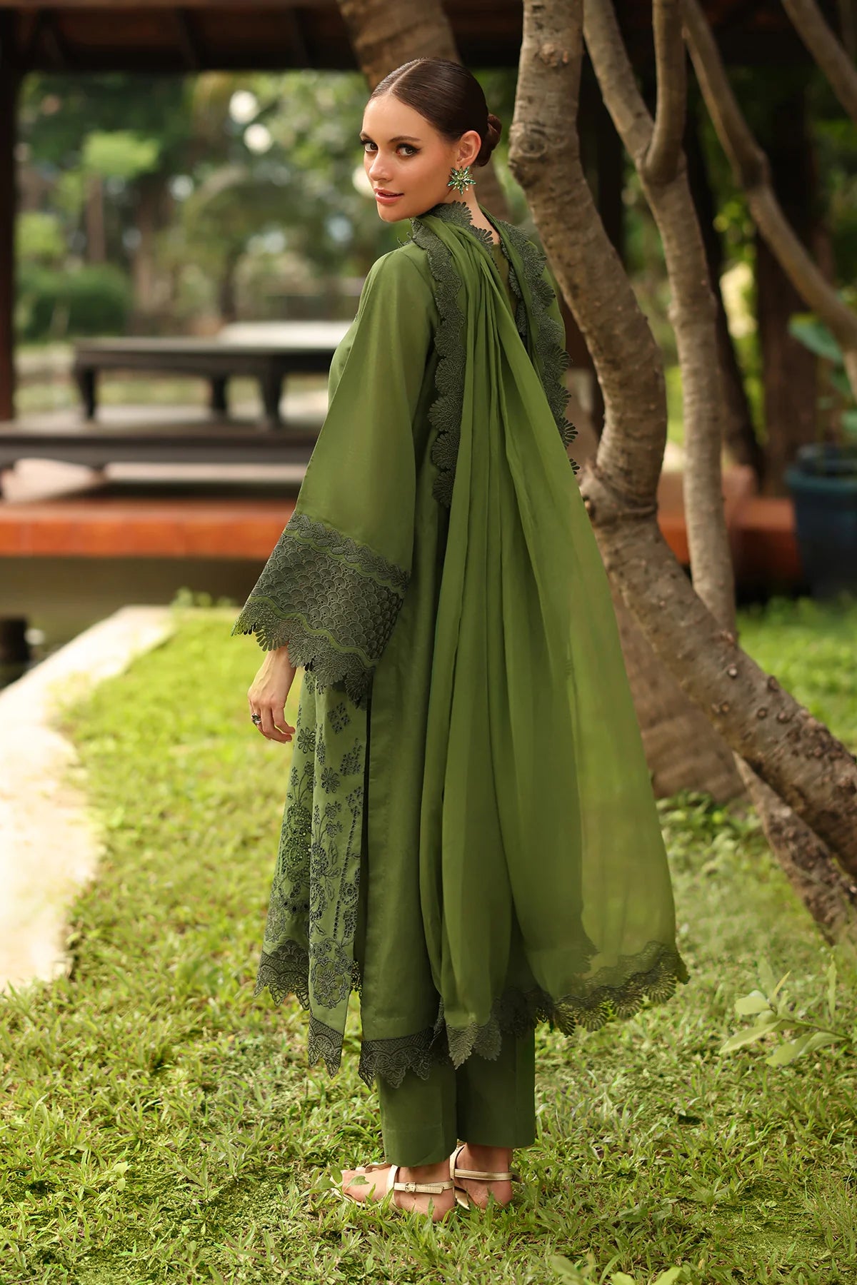 EMBROIDERED LAWN UF-4258