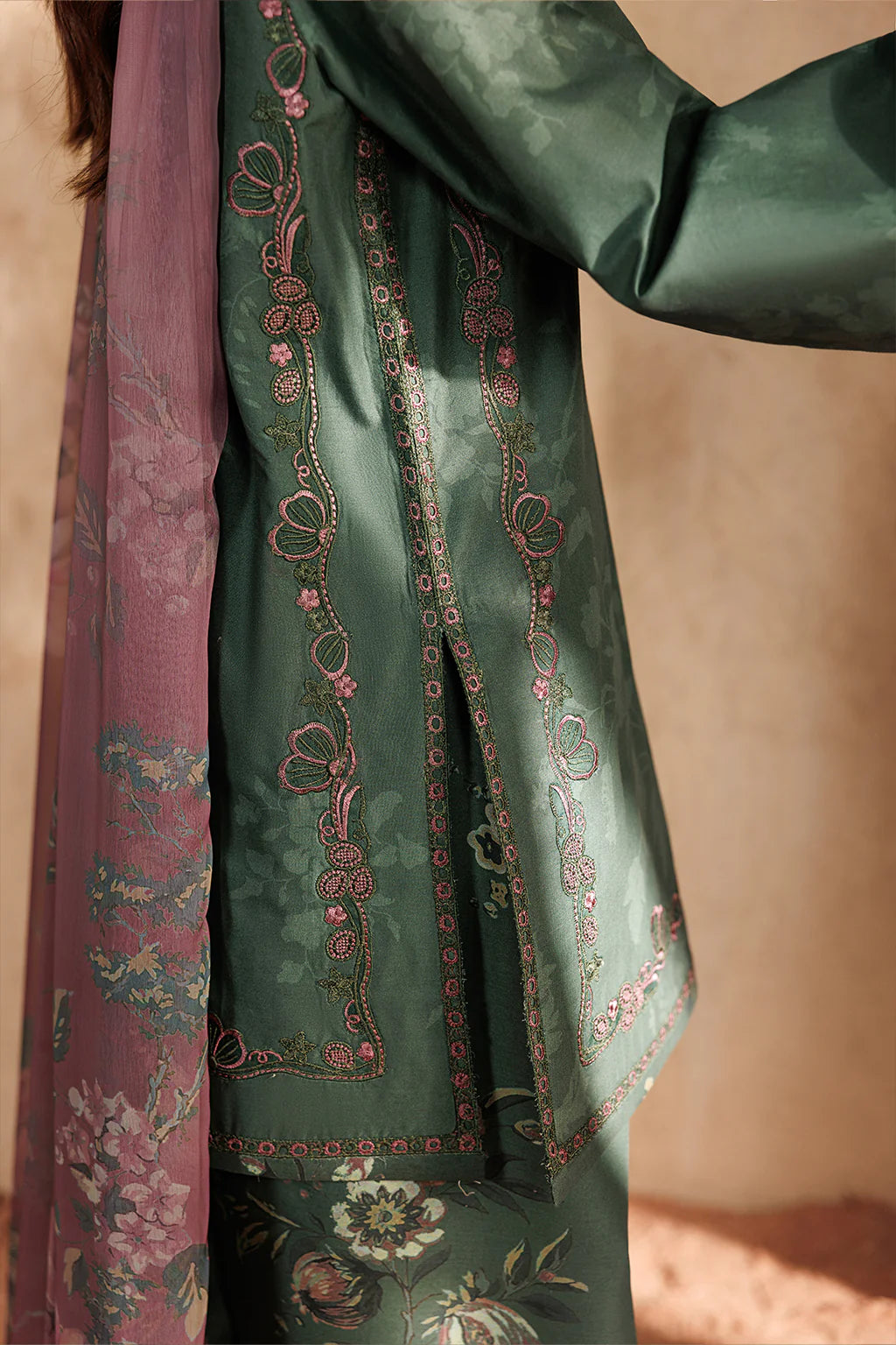 UE-668 PRINTED LAWN