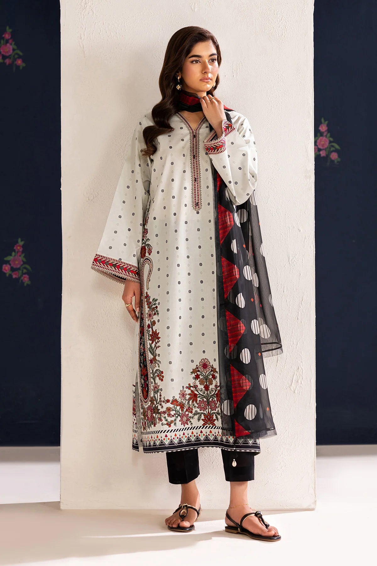 EMBROIDERED LAWN UF-4455