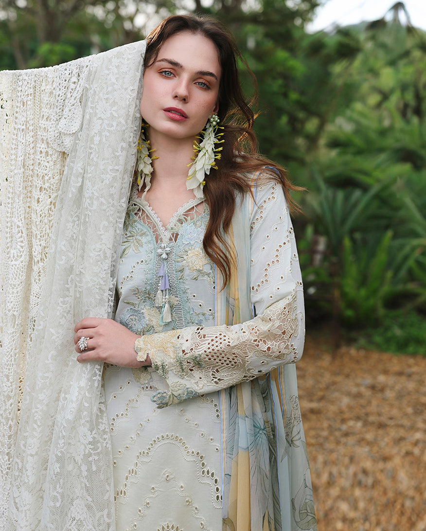 IVORY BOTANICA
