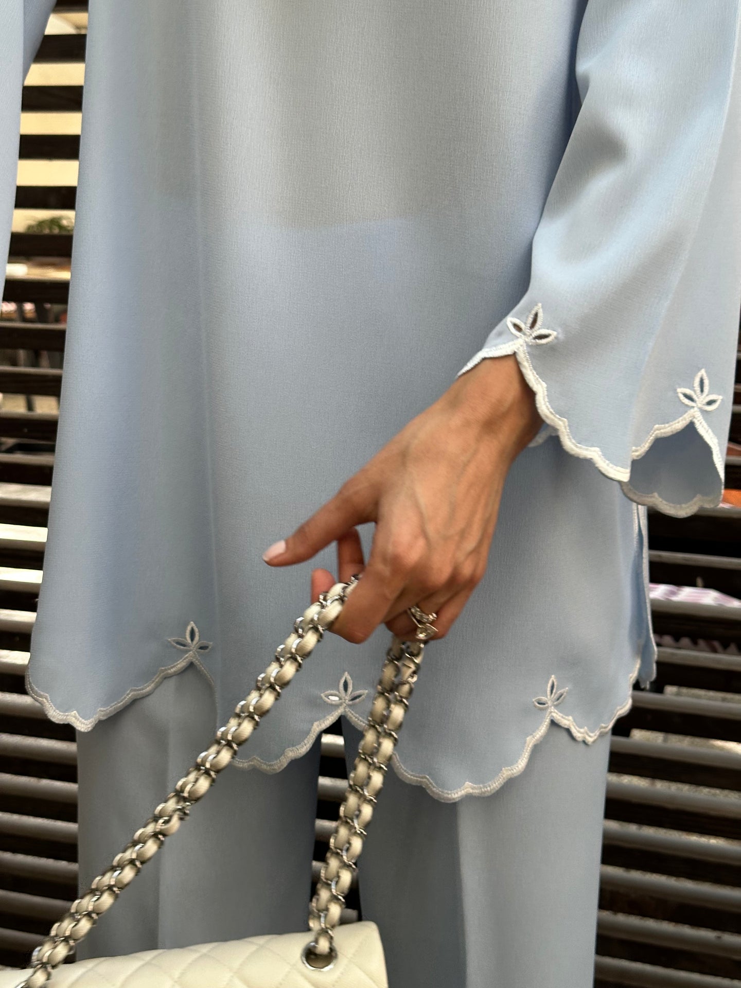 POWDER BLUE DAHLIA SET