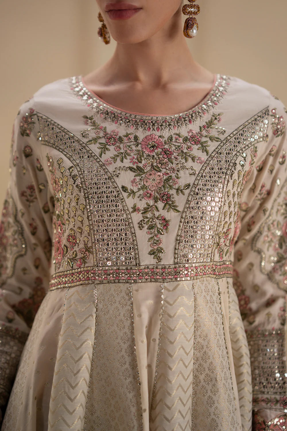 EMBROIDERED SUIT