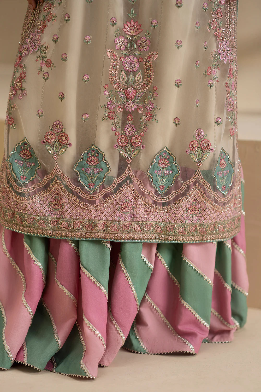 EMBROIDERED SUIT