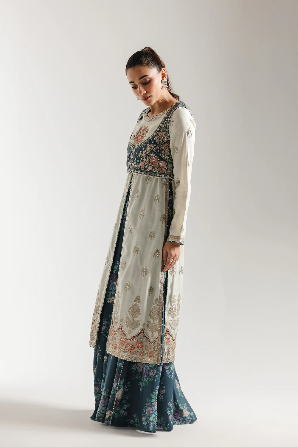 EMBROIDERED SUIT