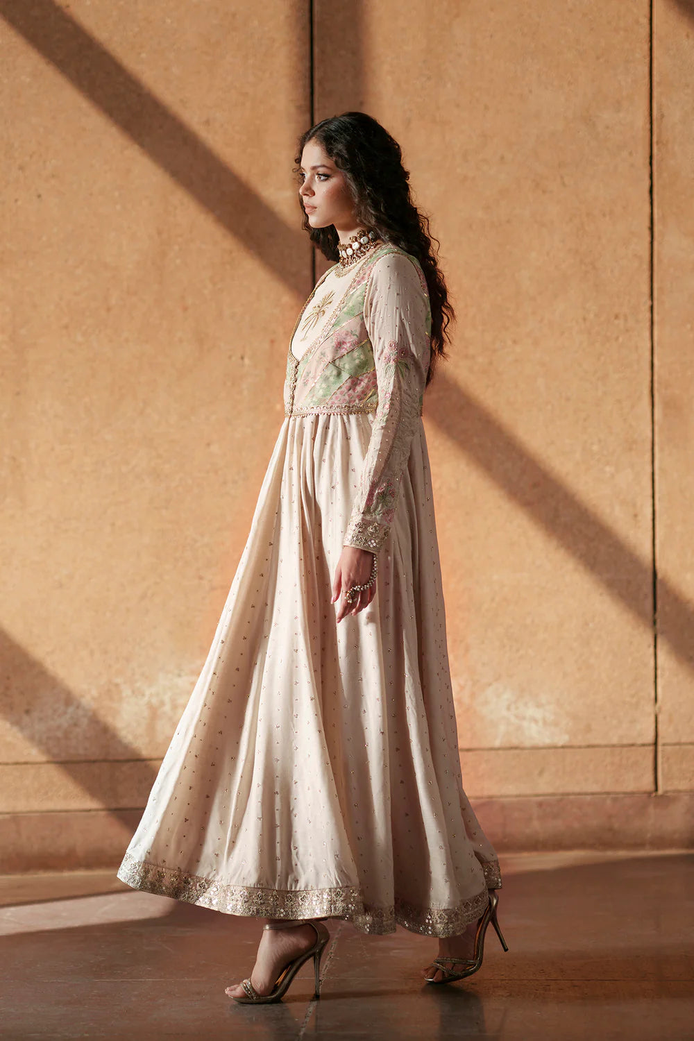 EMBROIDERED SUIT