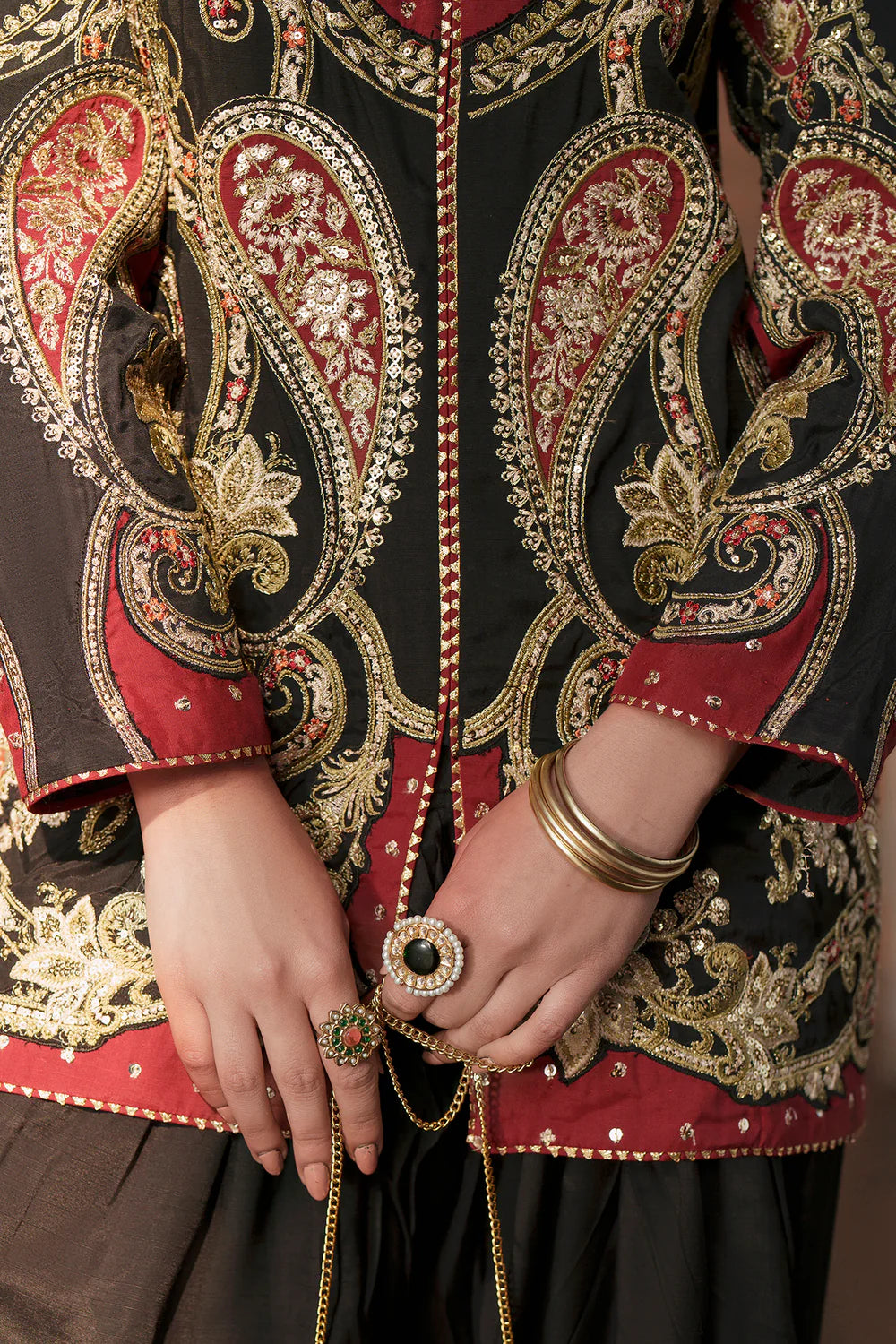 EMBROIDERED SUIT