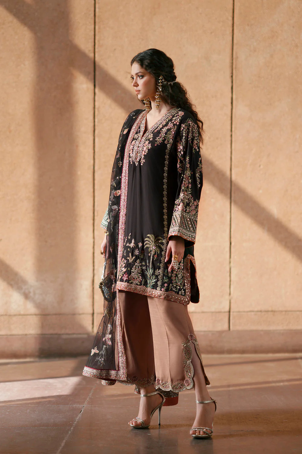 EMBROIDERED SUIT
