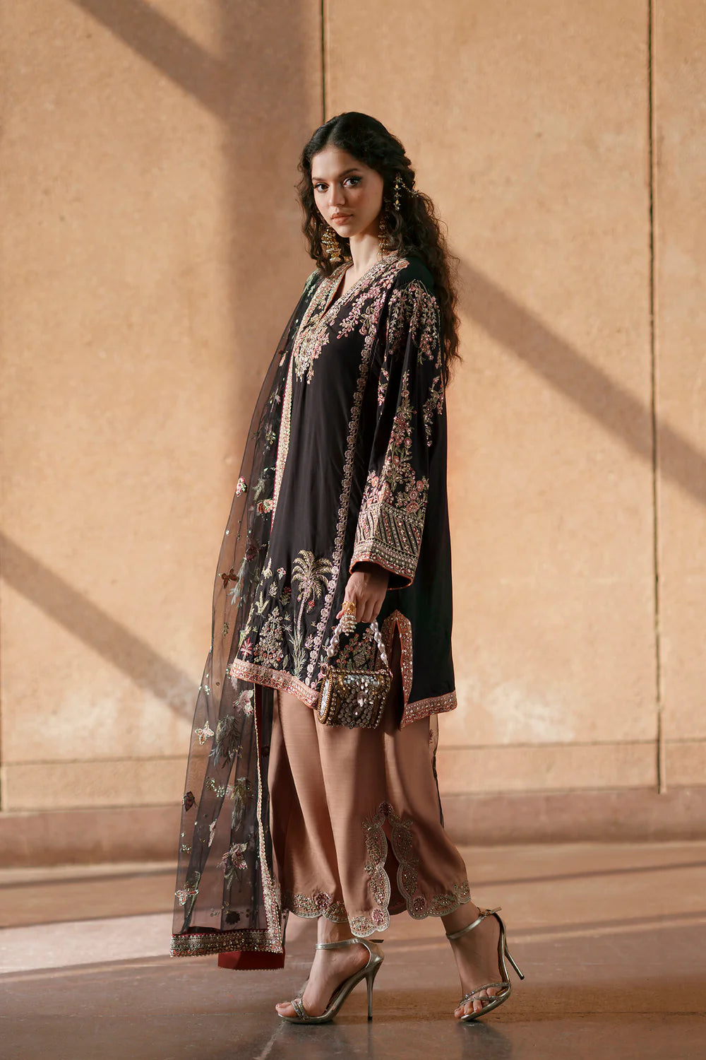EMBROIDERED SUIT