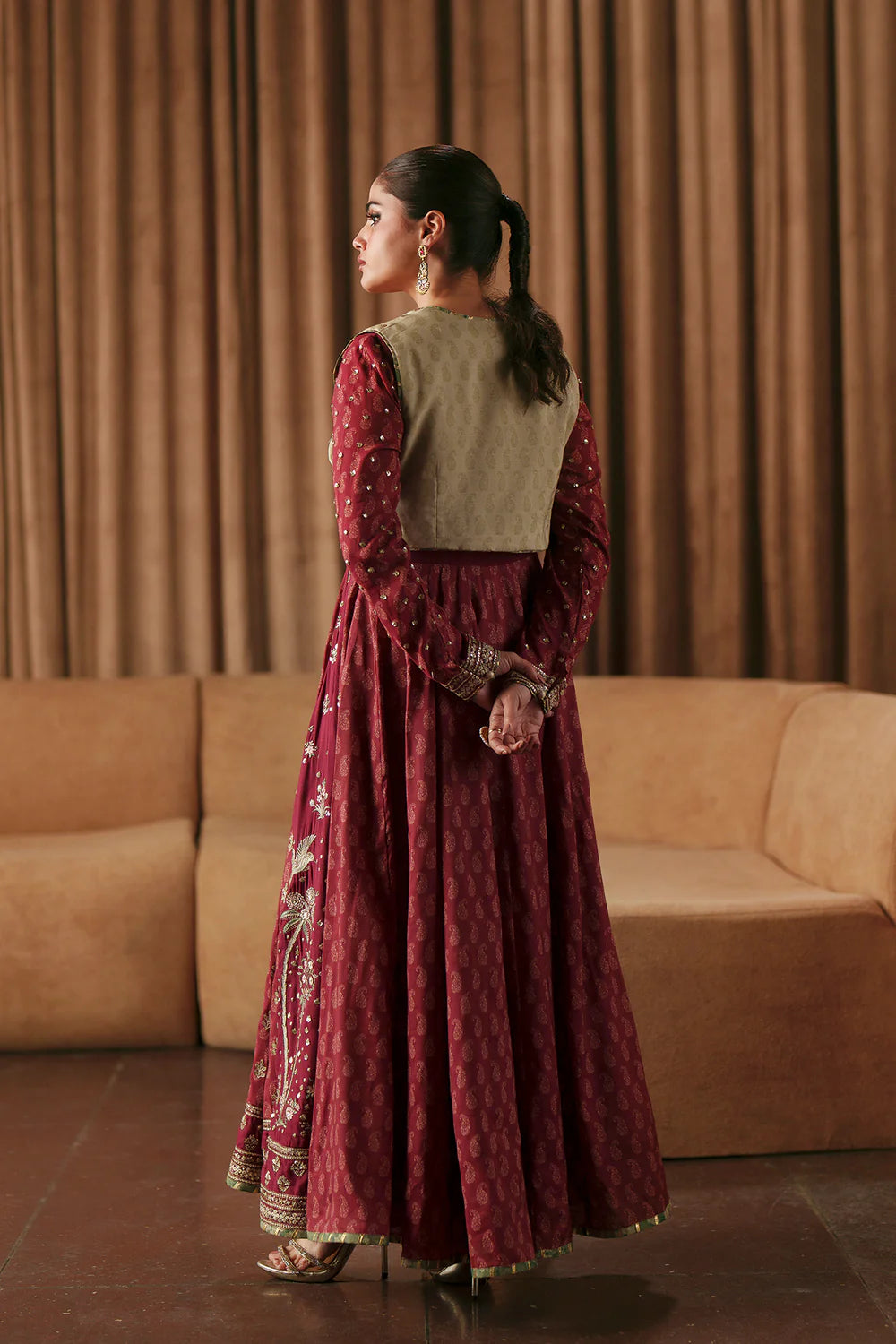 EMBROIDERED SUIT