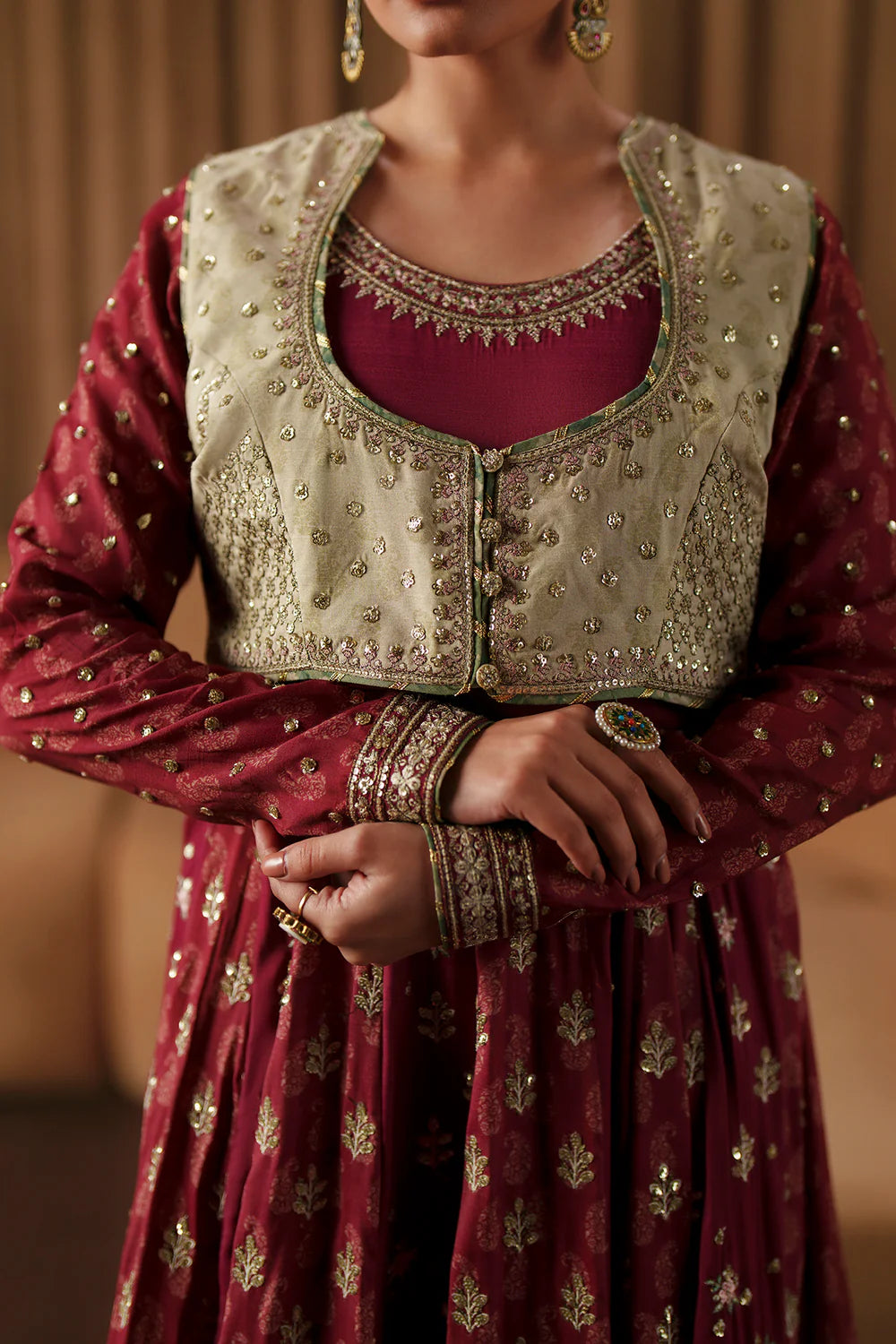 EMBROIDERED SUIT