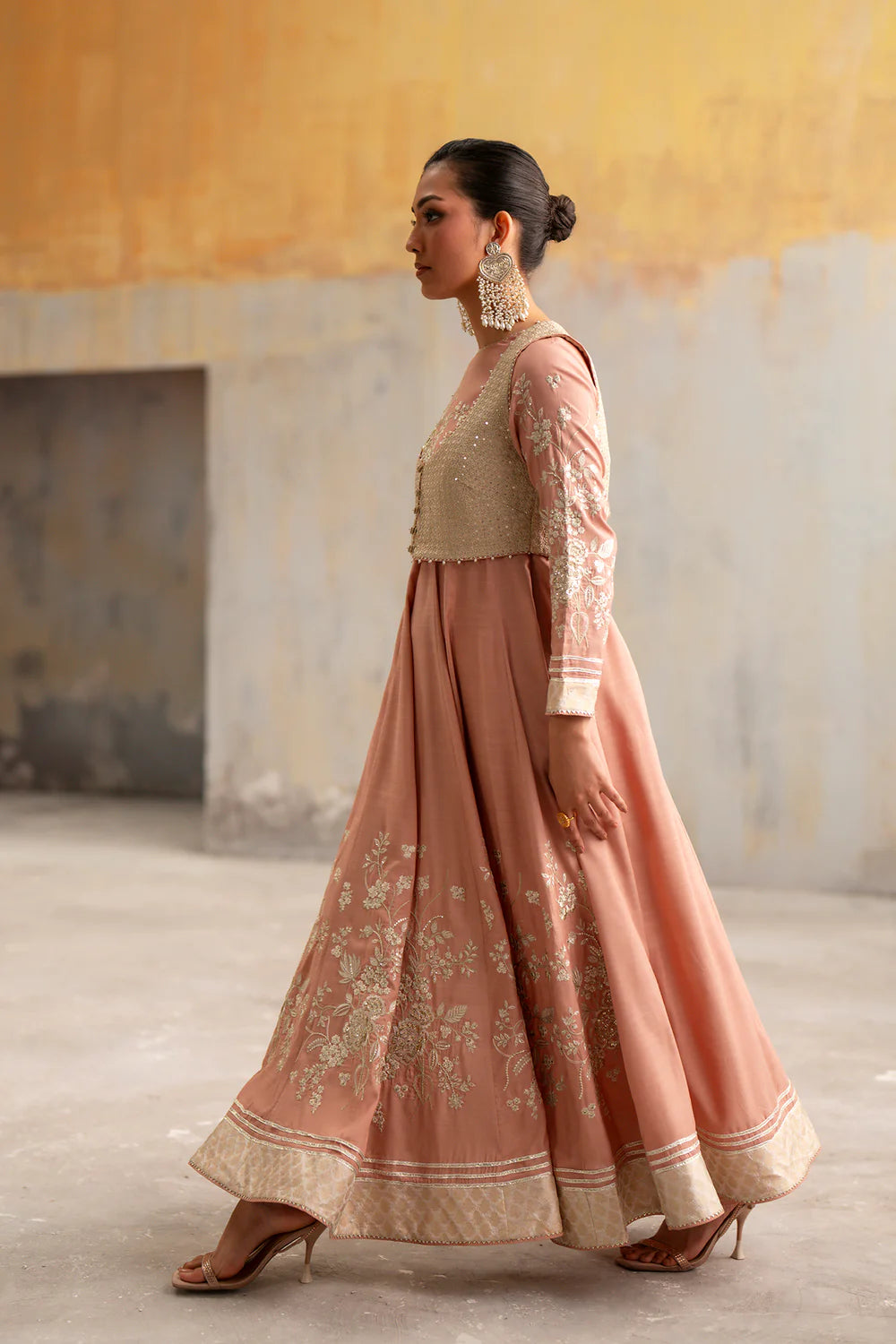 EMBROIDERED SUIT