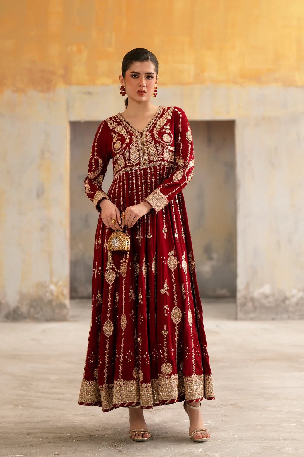 EMBROIDERED SUIT