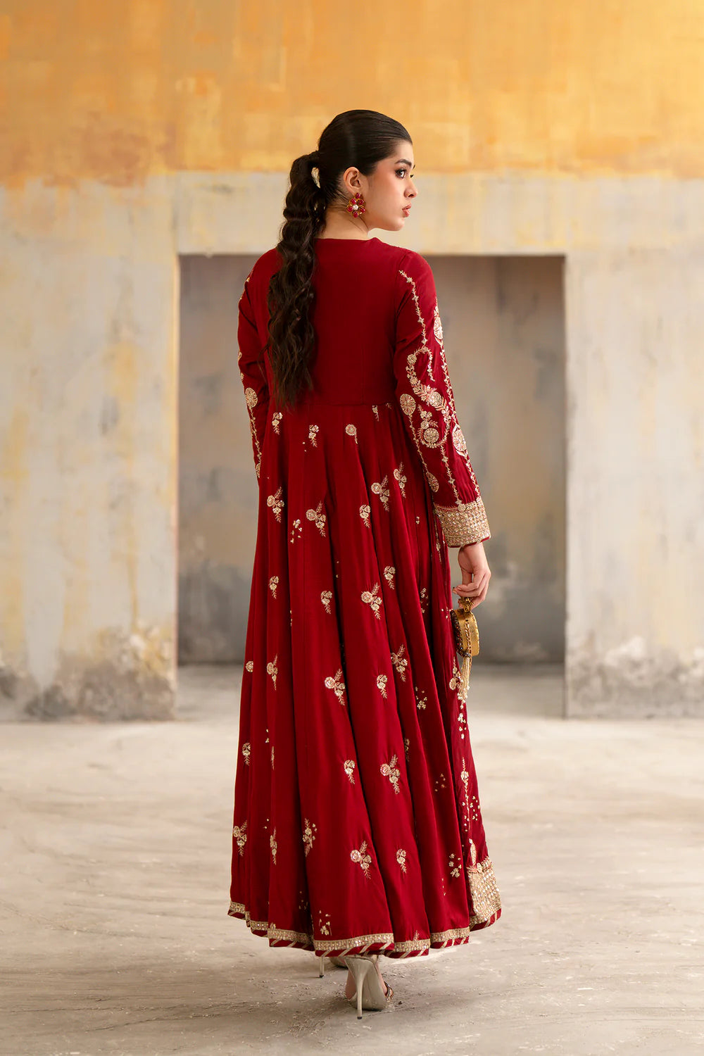 EMBROIDERED SUIT