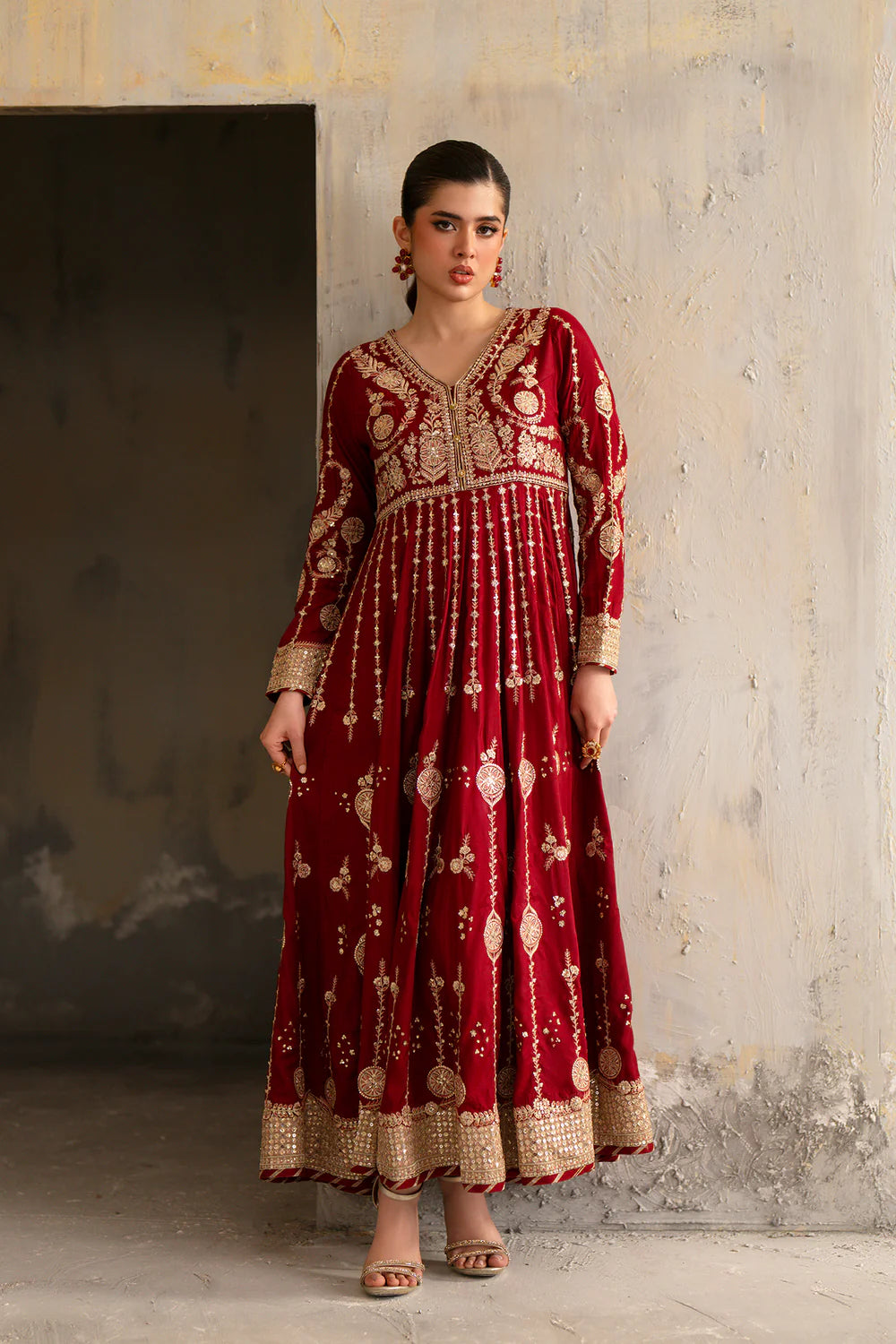 EMBROIDERED SUIT