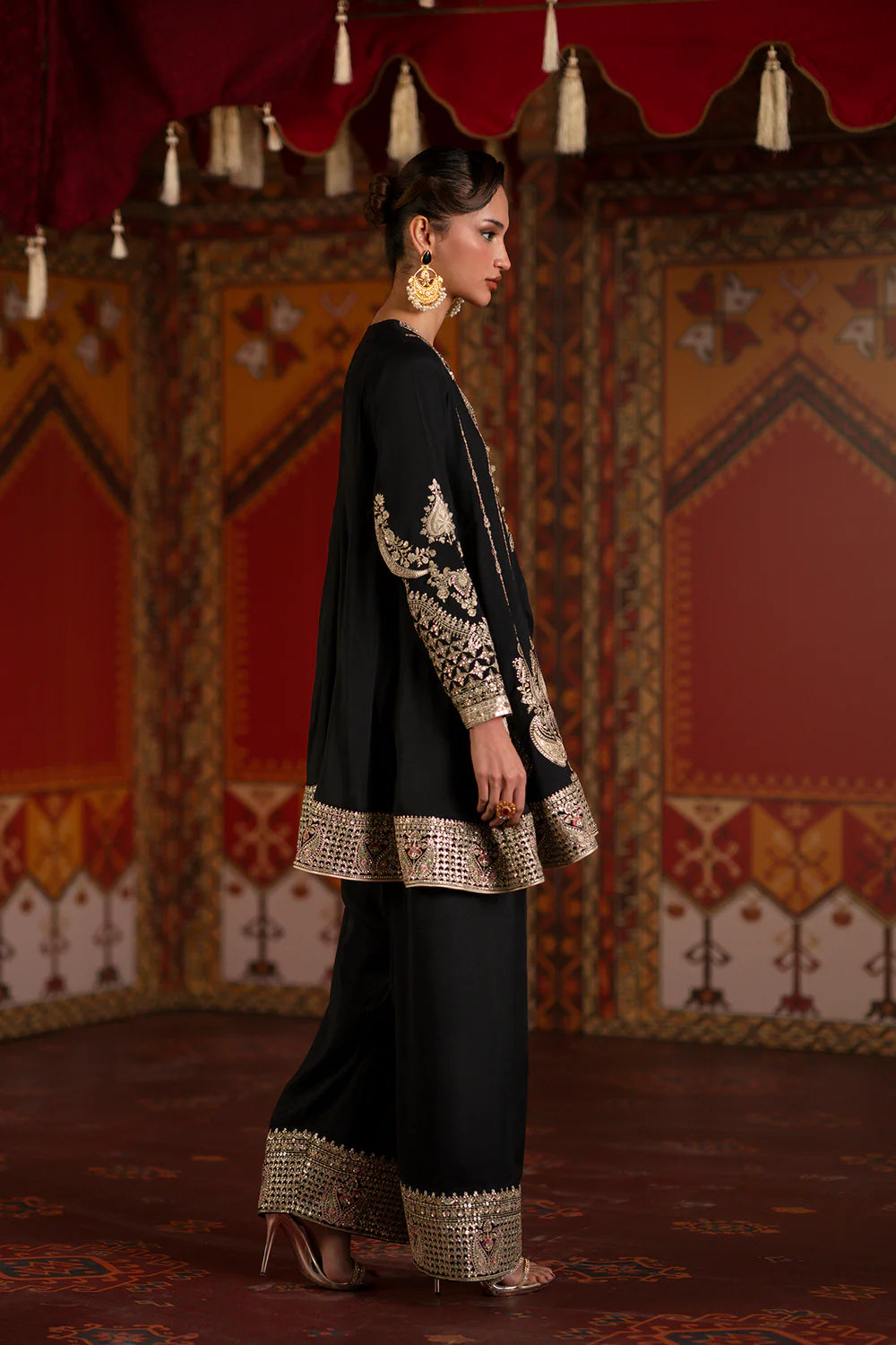 EMBROIDERED SUIT
