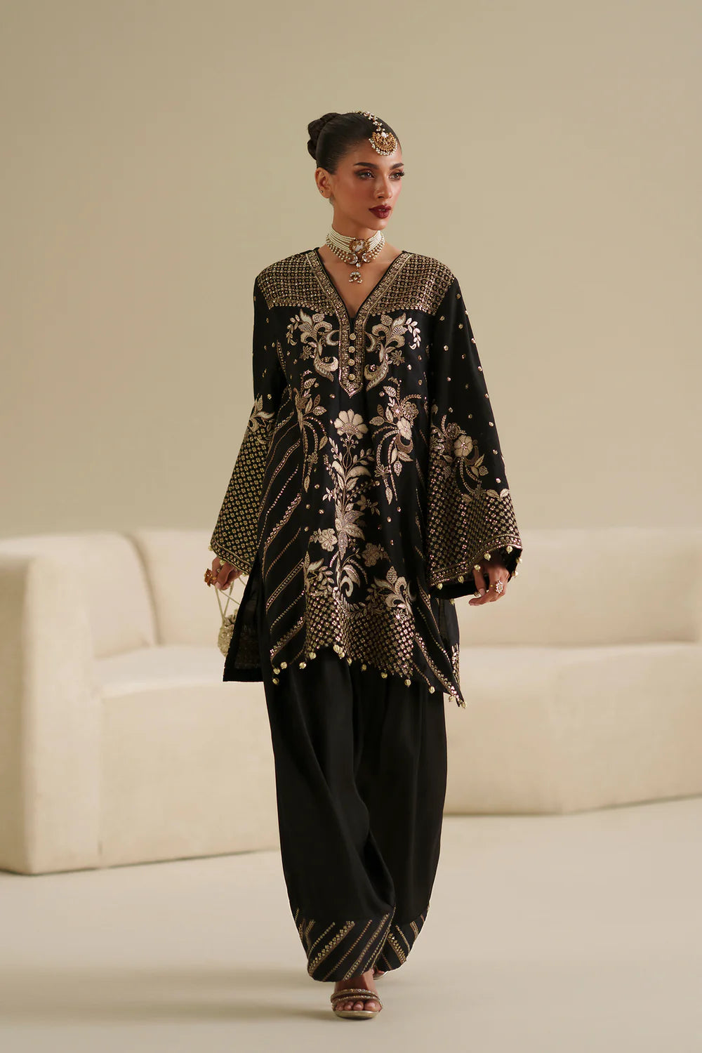 EMBROIDERED SUIT