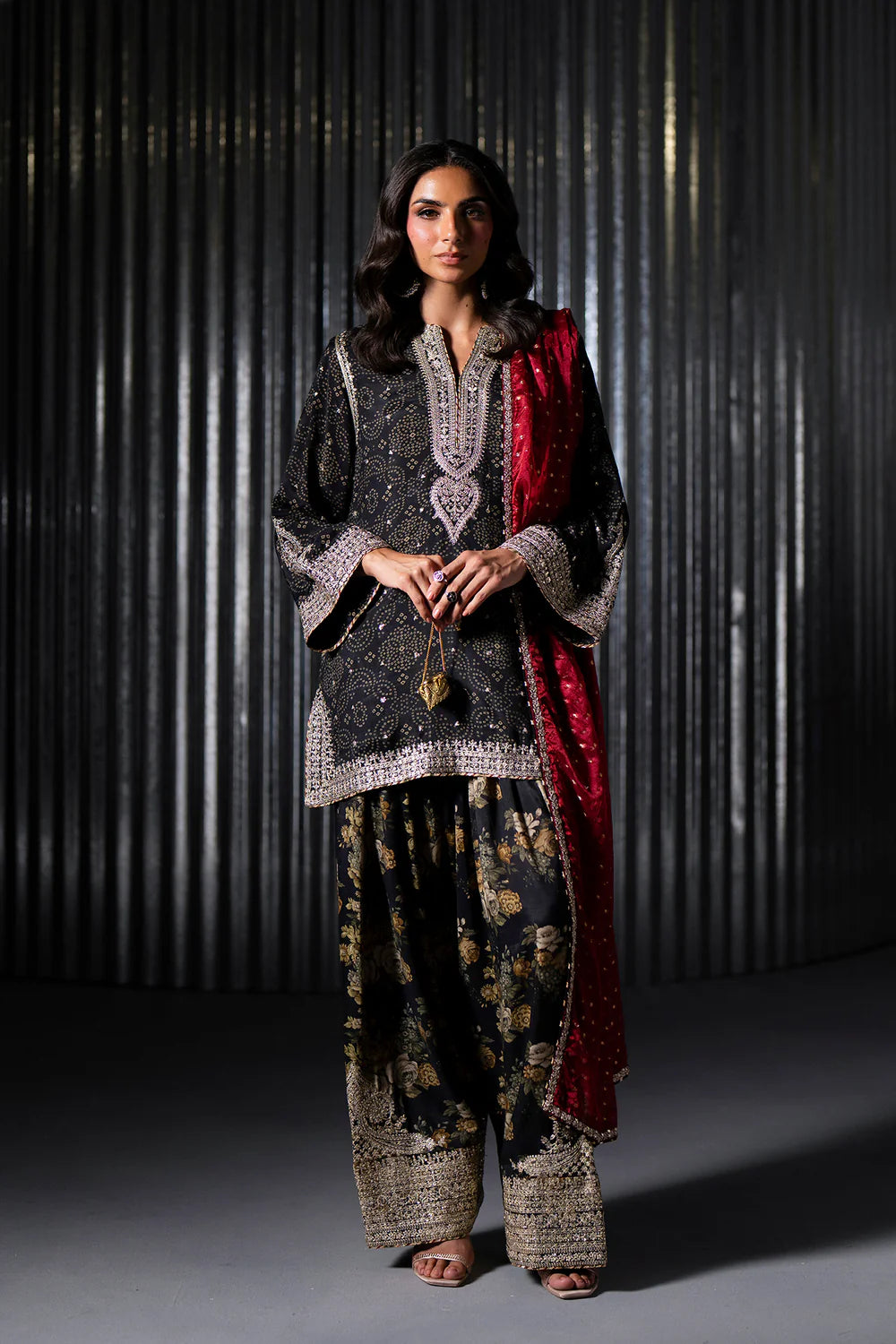 EMBROIDERED SUIT