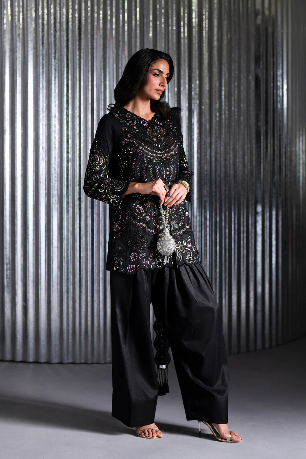 EMBROIDERED SUIT