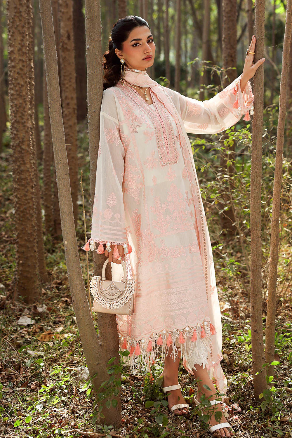 3 Piece Embroidered Paper Cotton Suit With Embroidered Chiffon Dupatta LE-62002