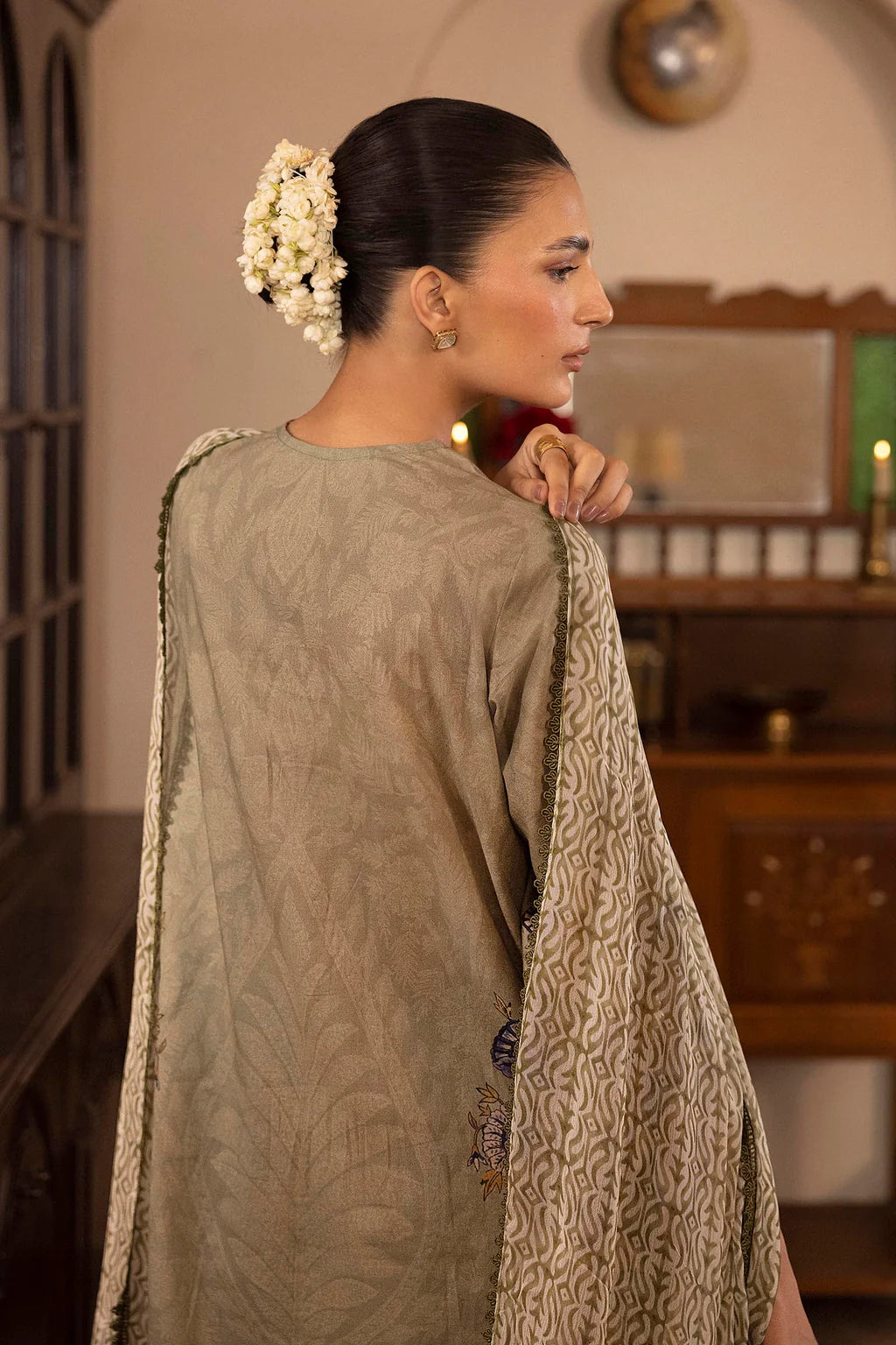 Unstitched 3 Piece Lawn Suit