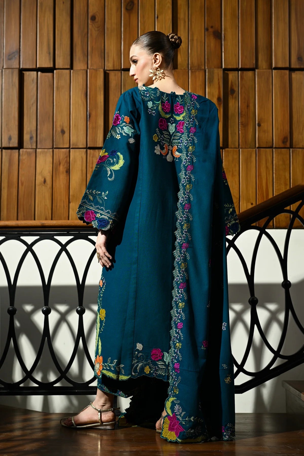 ZINC GREEN LASER CUTWORK LUXURY EMBROIDERED KARANDI SET (NEL-25637)