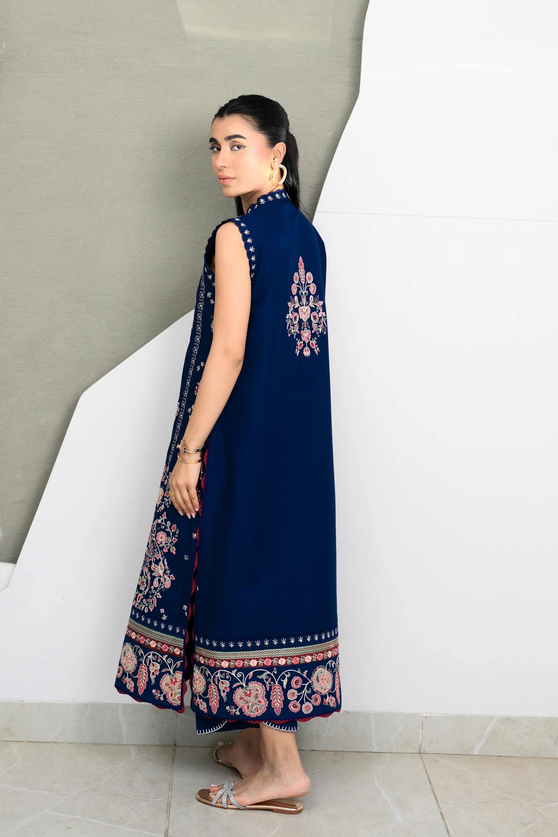 MIDNIGHT SAPPHIRE LUXURY EMBROIDERED LAWN SET(NEL-26605) LUXURY LAWN X EID 2026