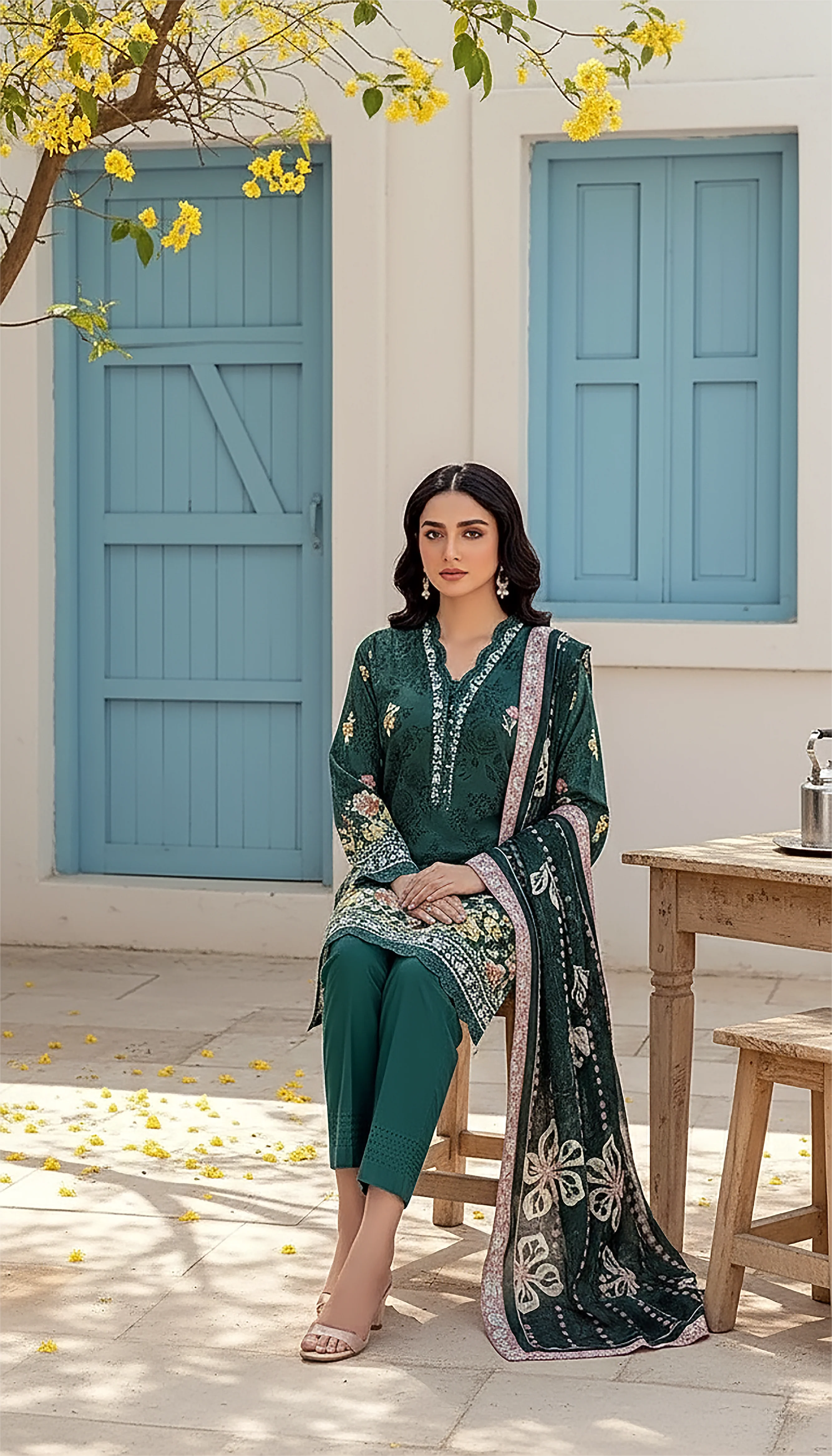 03 PIECE UNSTITCHED PRINTED LAWN