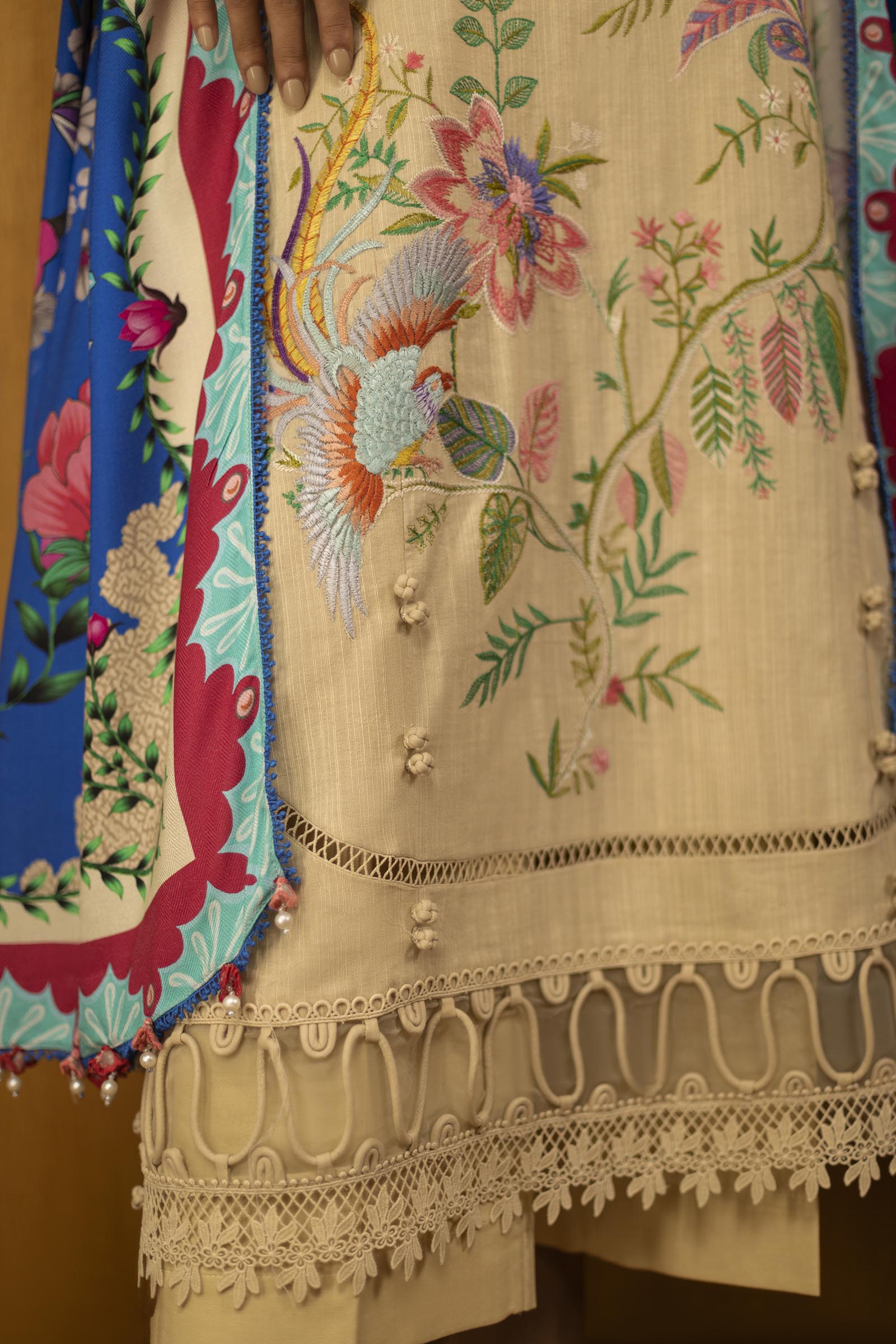 Unstitched Linen Muzlin 3 Piece Suit