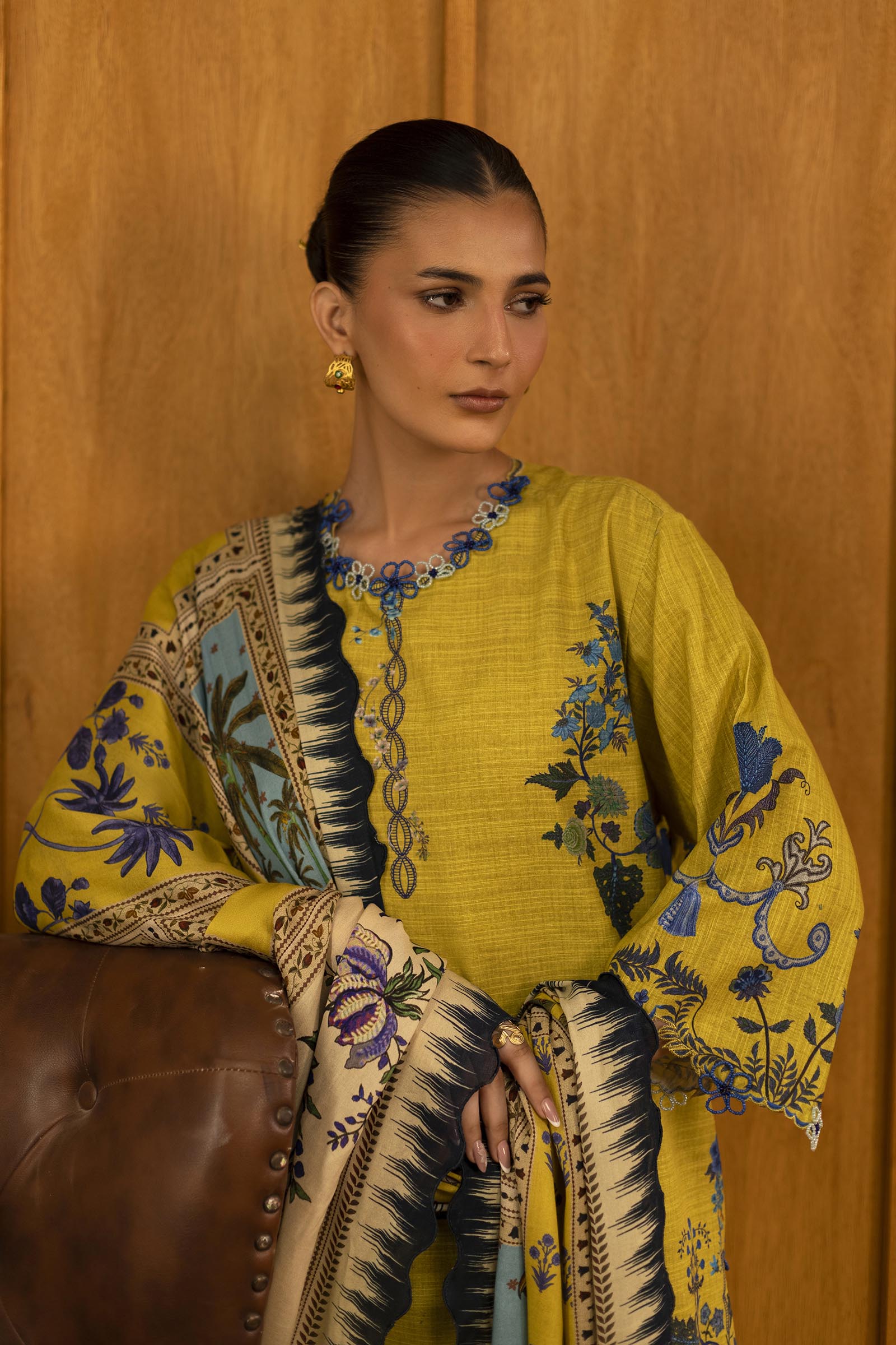 Unstitched Linen Muzlin 3 Piece Suit