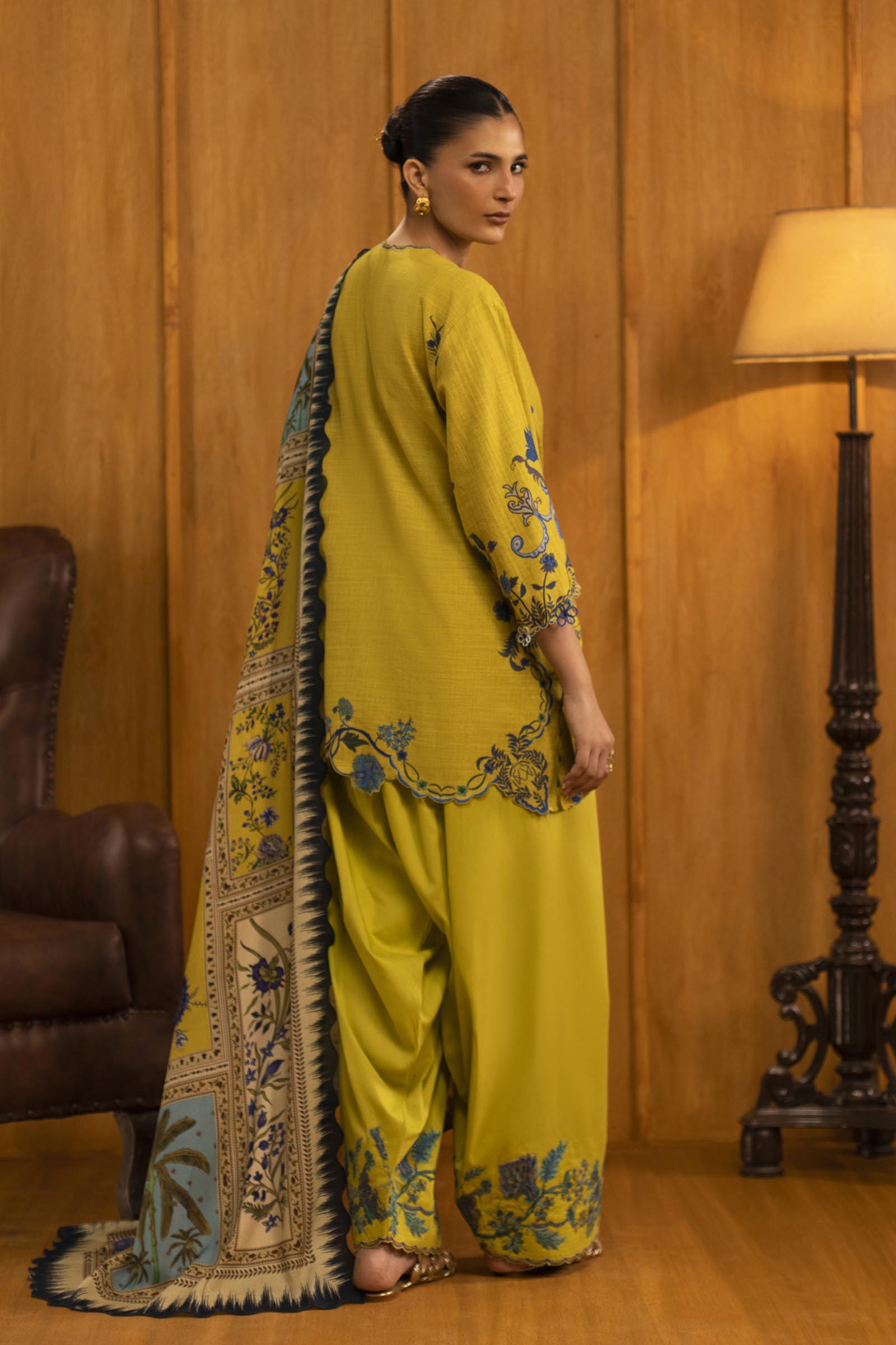 Unstitched Linen Muzlin 3 Piece Suit