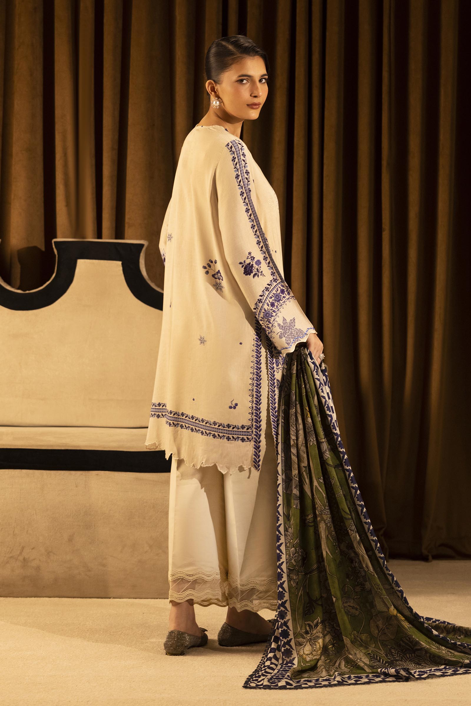 Unstitched Linen Muzlin 3 Piece Suit