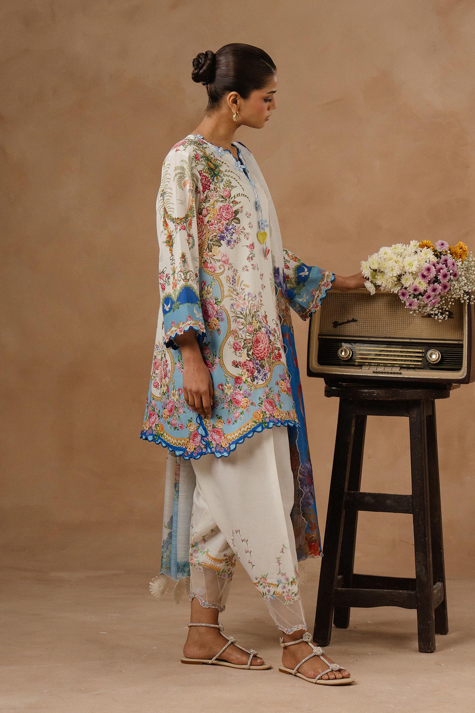 Unstitched Muzlin Lawn 3 Piece Suit