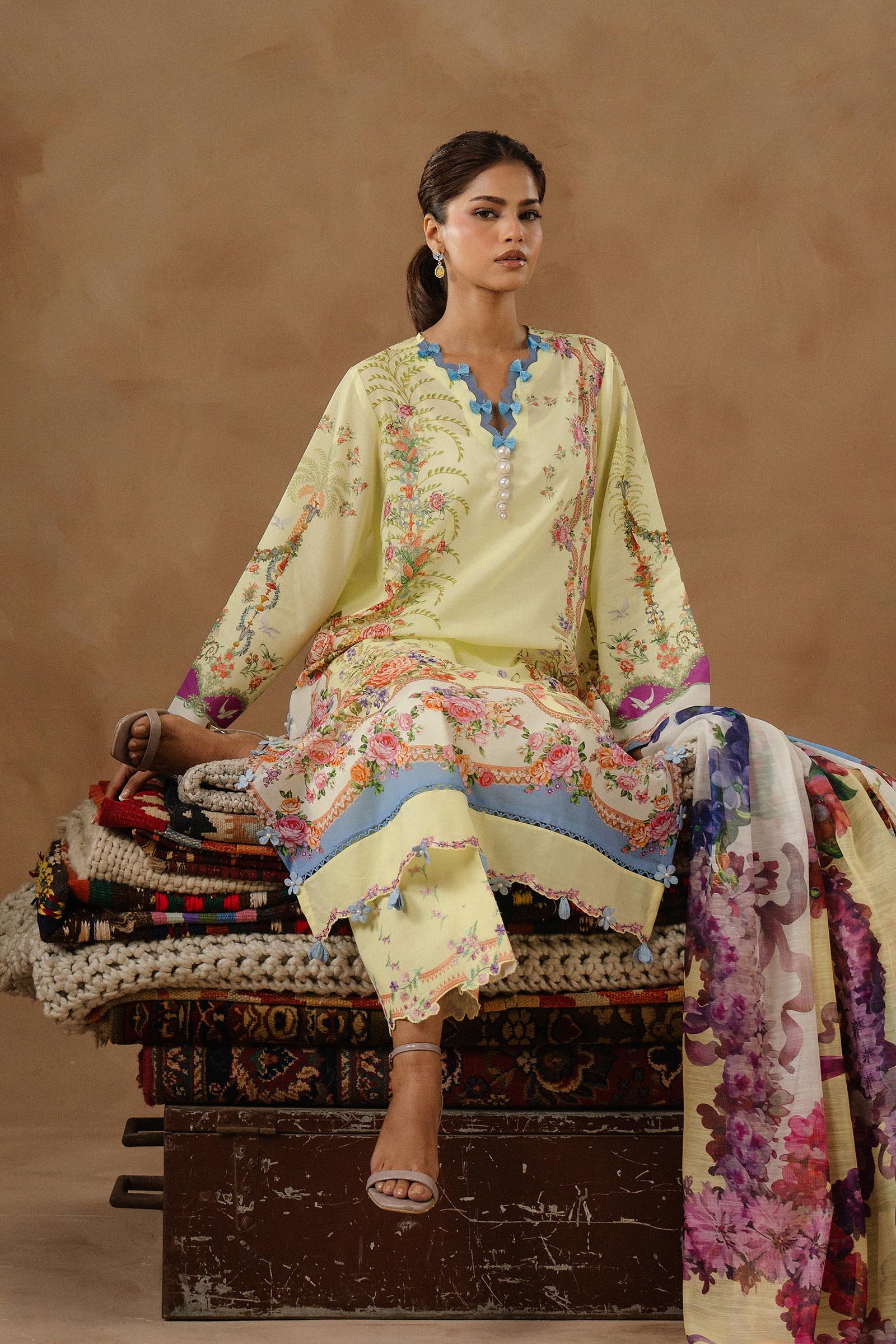 Unstitched Muzlin Lawn 3 Piece Suit
