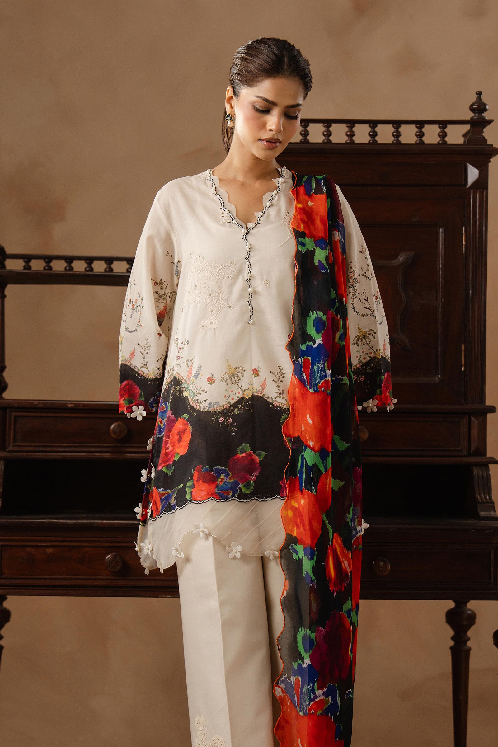 Unstitched Muzlin Lawn 3 Piece Suit