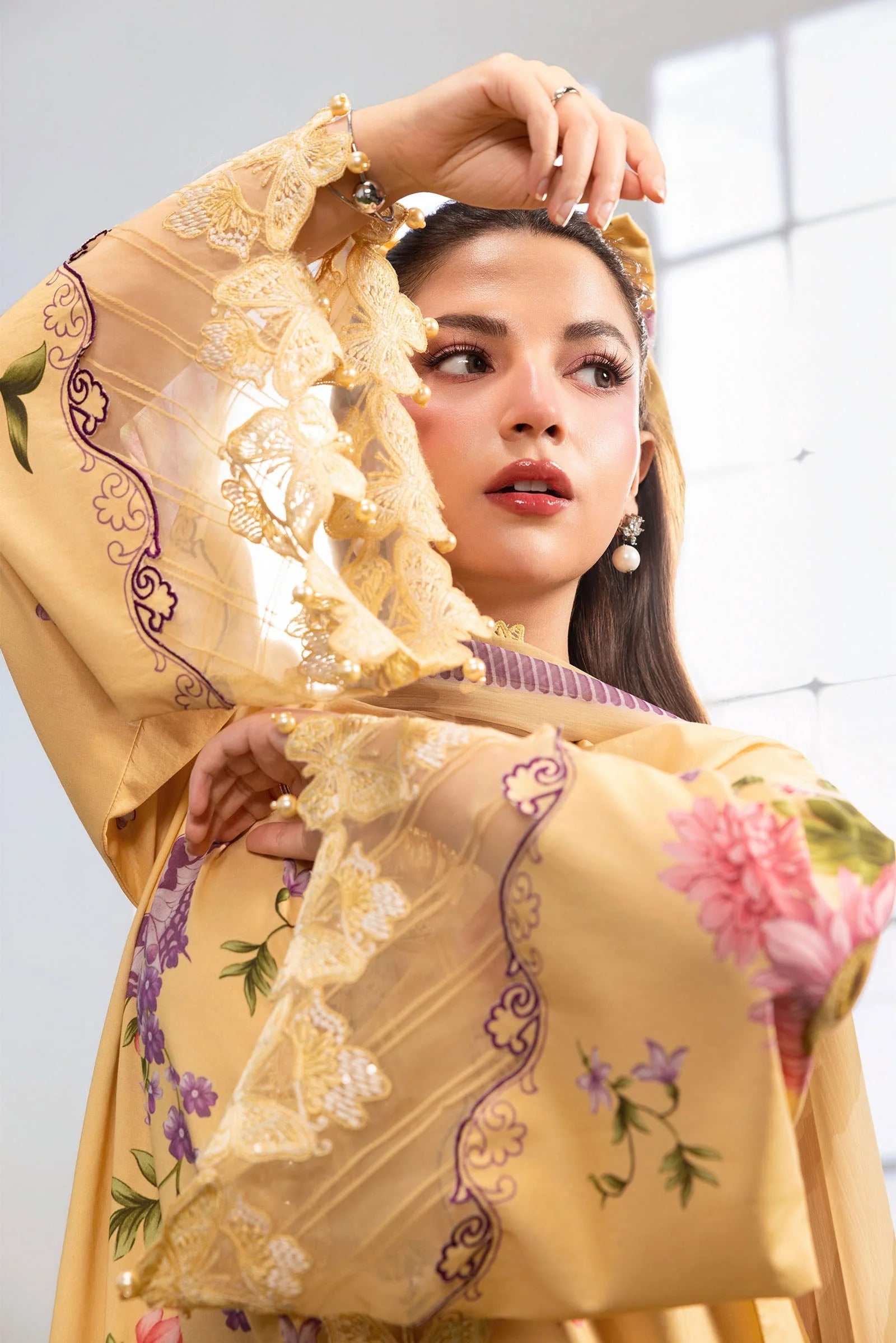 3 Pc Unstitched Embroidered Lawn Suit