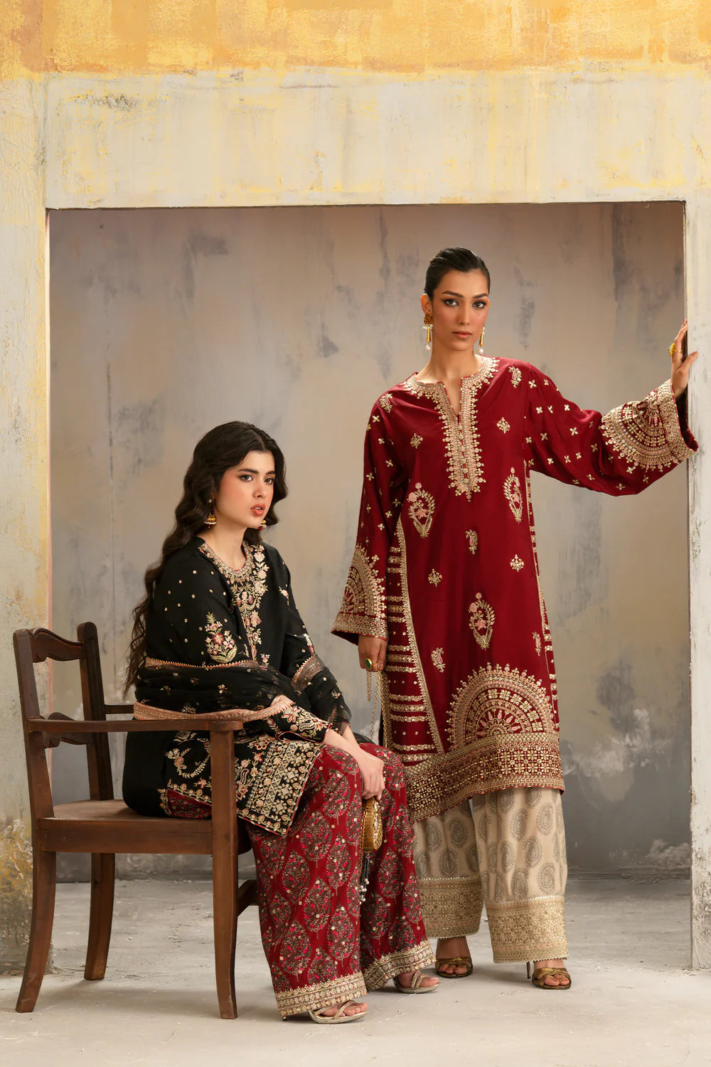 EMBROIDERED SUIT