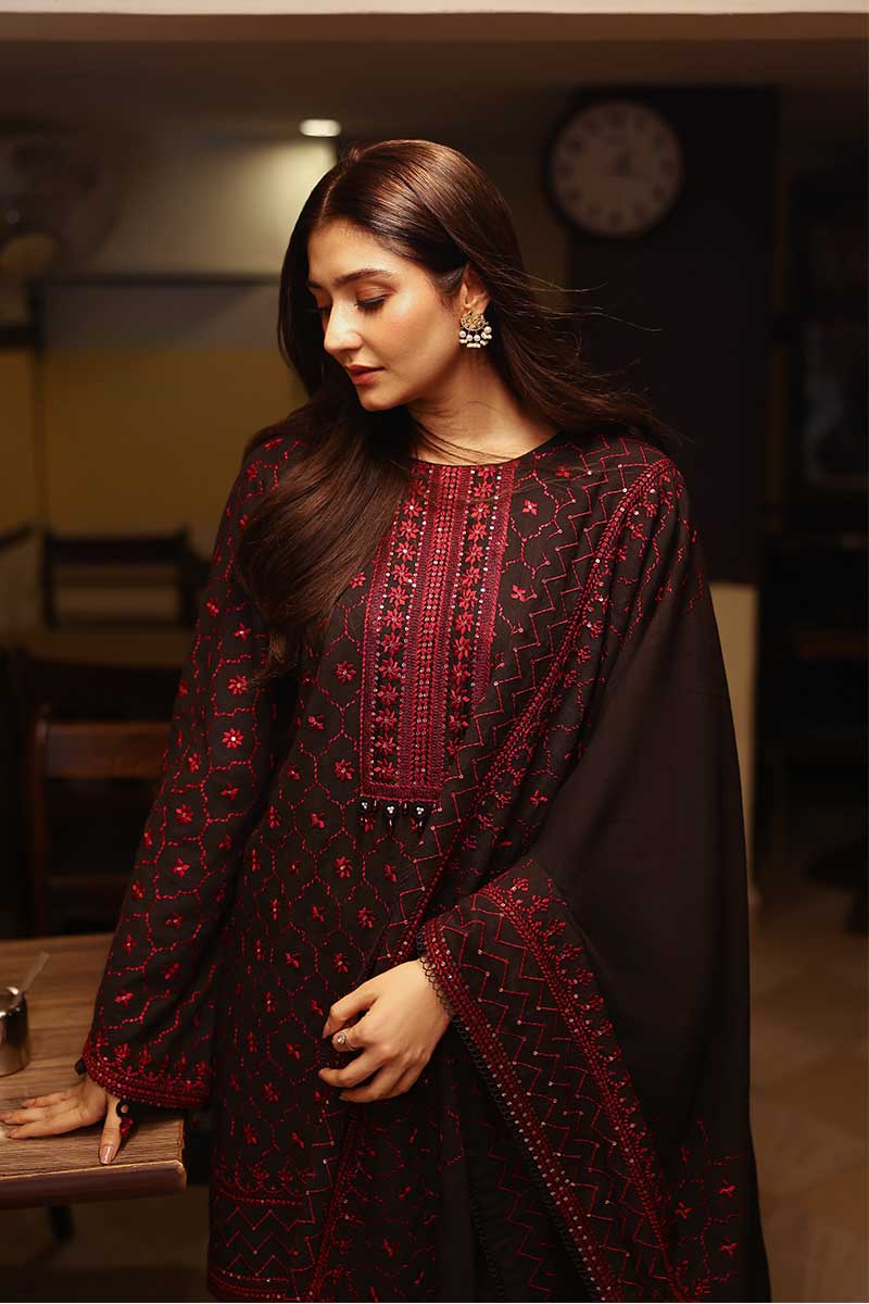 GARNET GRACE-3PC KHADDAR EMBROIDERED SUIT