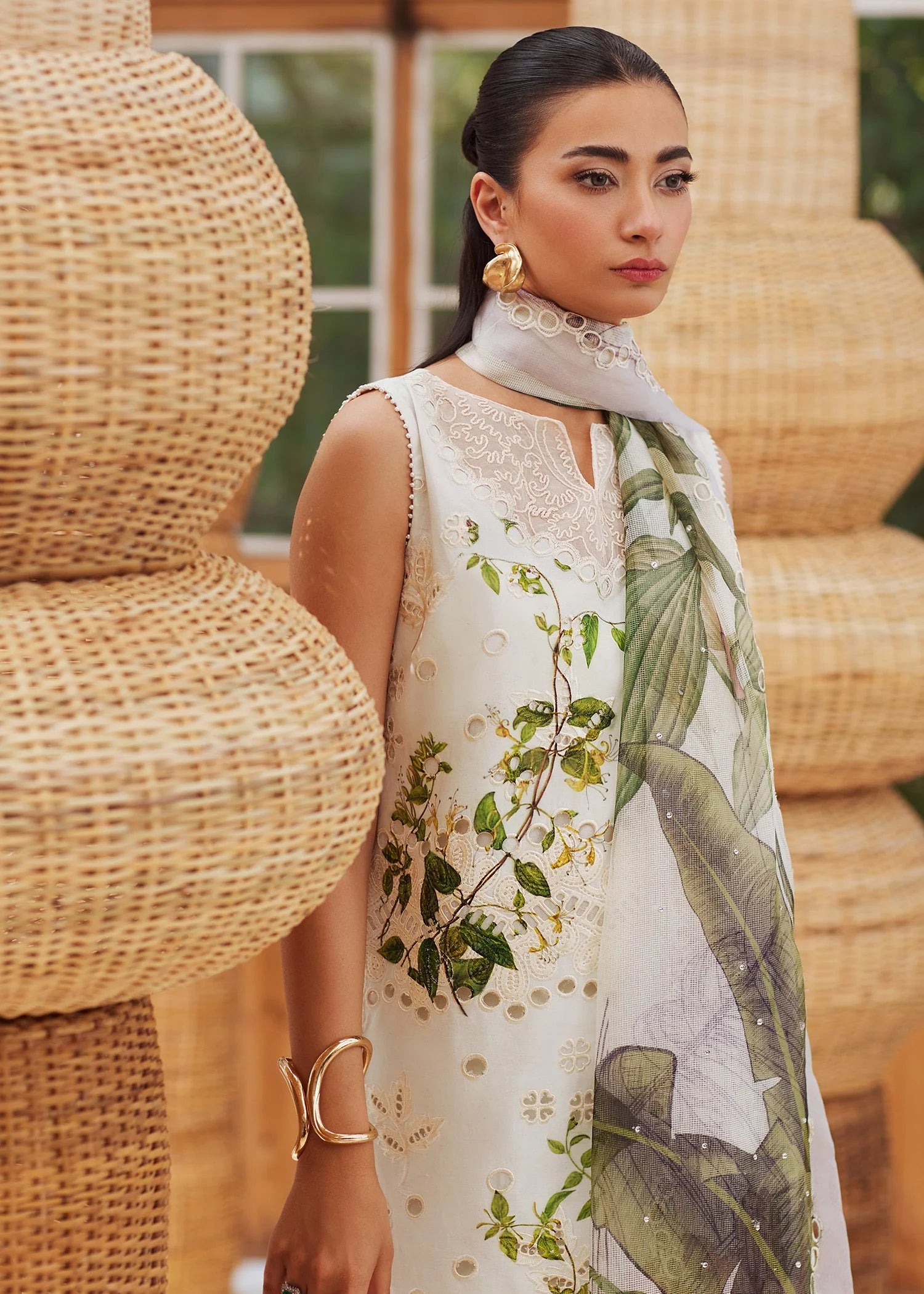 Saira Shakira - The Leaves are Calling